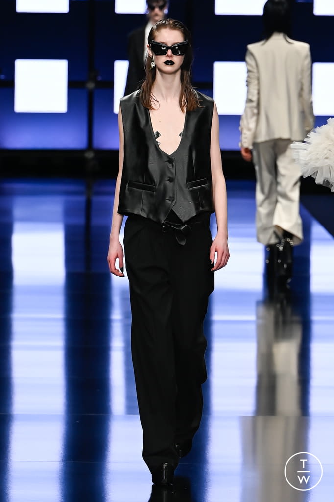 Fashion Week Milan Fall/Winter 2022 look 42 from the Aniye Records collection 女装