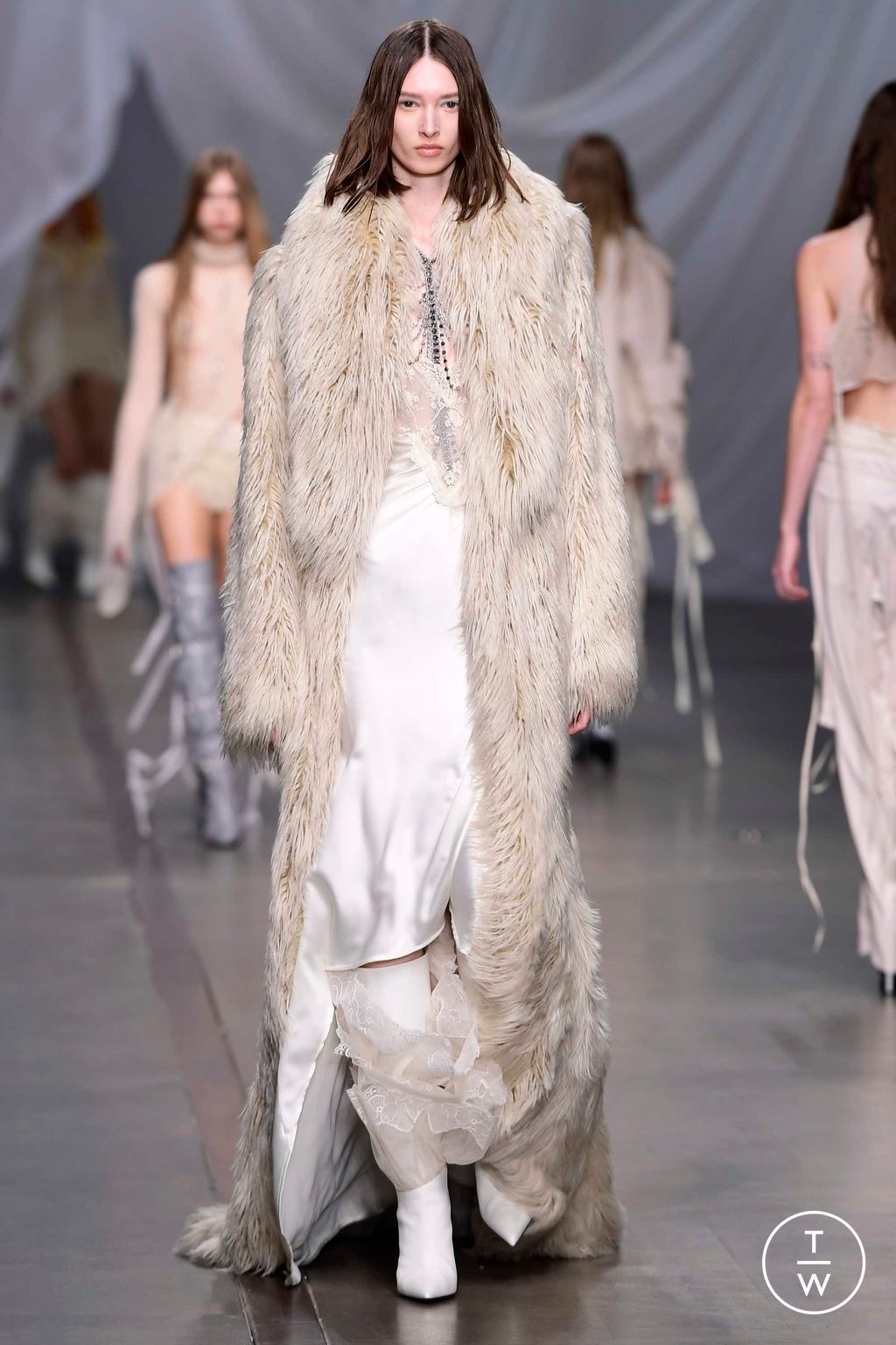 Fashion Week Milan Fall/Winter 2023 look 12 from the Aniye Records collection womenswear