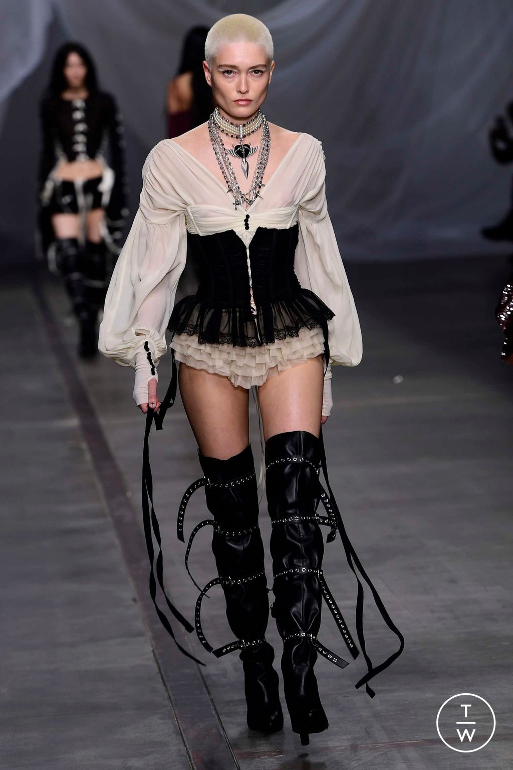 Fashion Week Milan Fall/Winter 2023 look 20 from the Aniye Records collection 女装