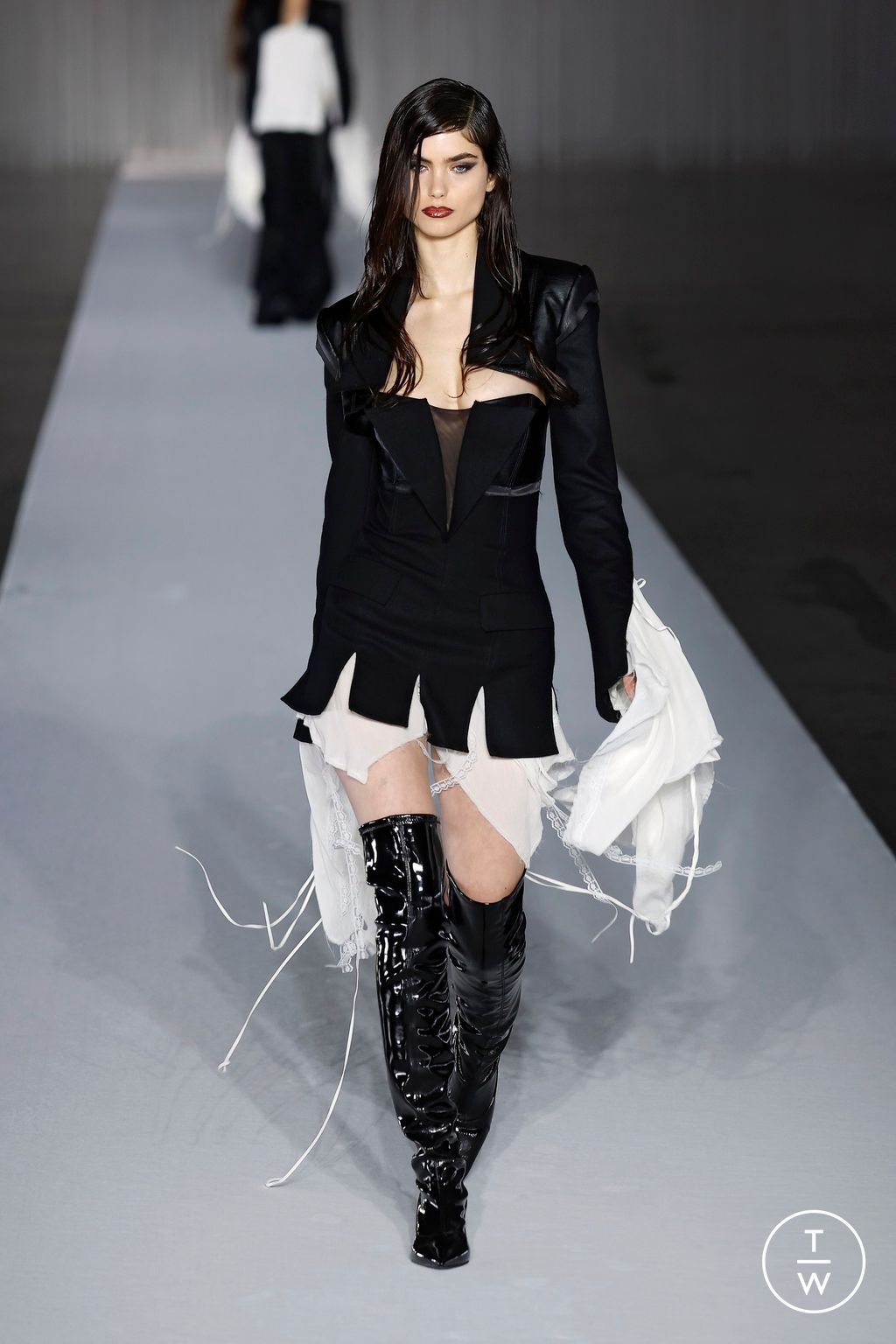 Fashion Week Milan Fall/Winter 2024 look 17 de la collection Aniye Records womenswear