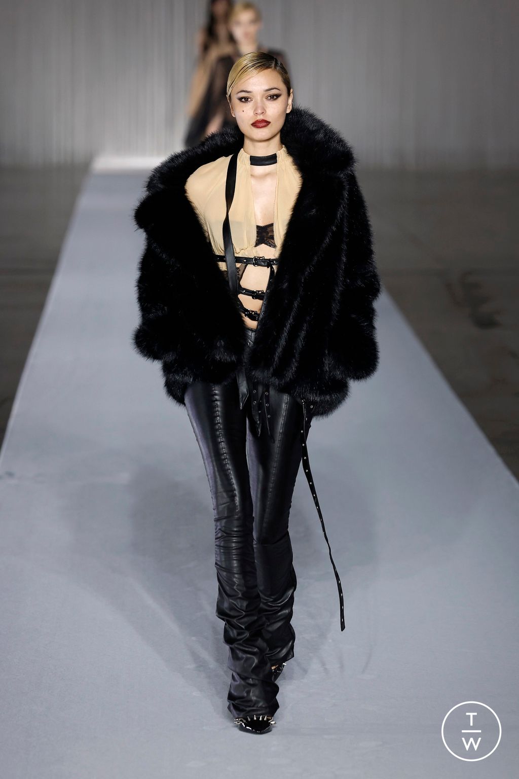Fashion Week Milan Fall/Winter 2024 look 32 from the Aniye Records collection 女装