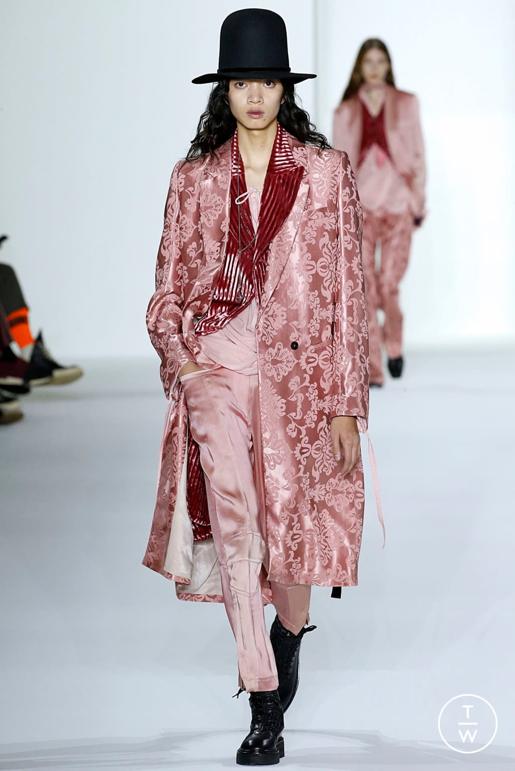 Fashion Week Paris Fall/Winter 2019 look 9 from the Ann Demeulemeester collection womenswear