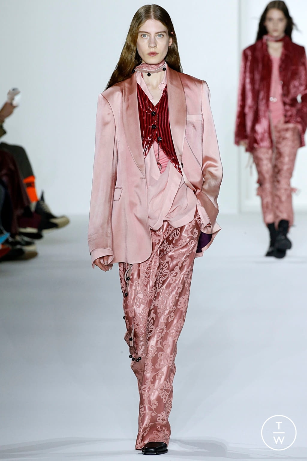 Fashion Week Paris Fall/Winter 2019 look 10 de la collection Ann Demeulemeester womenswear