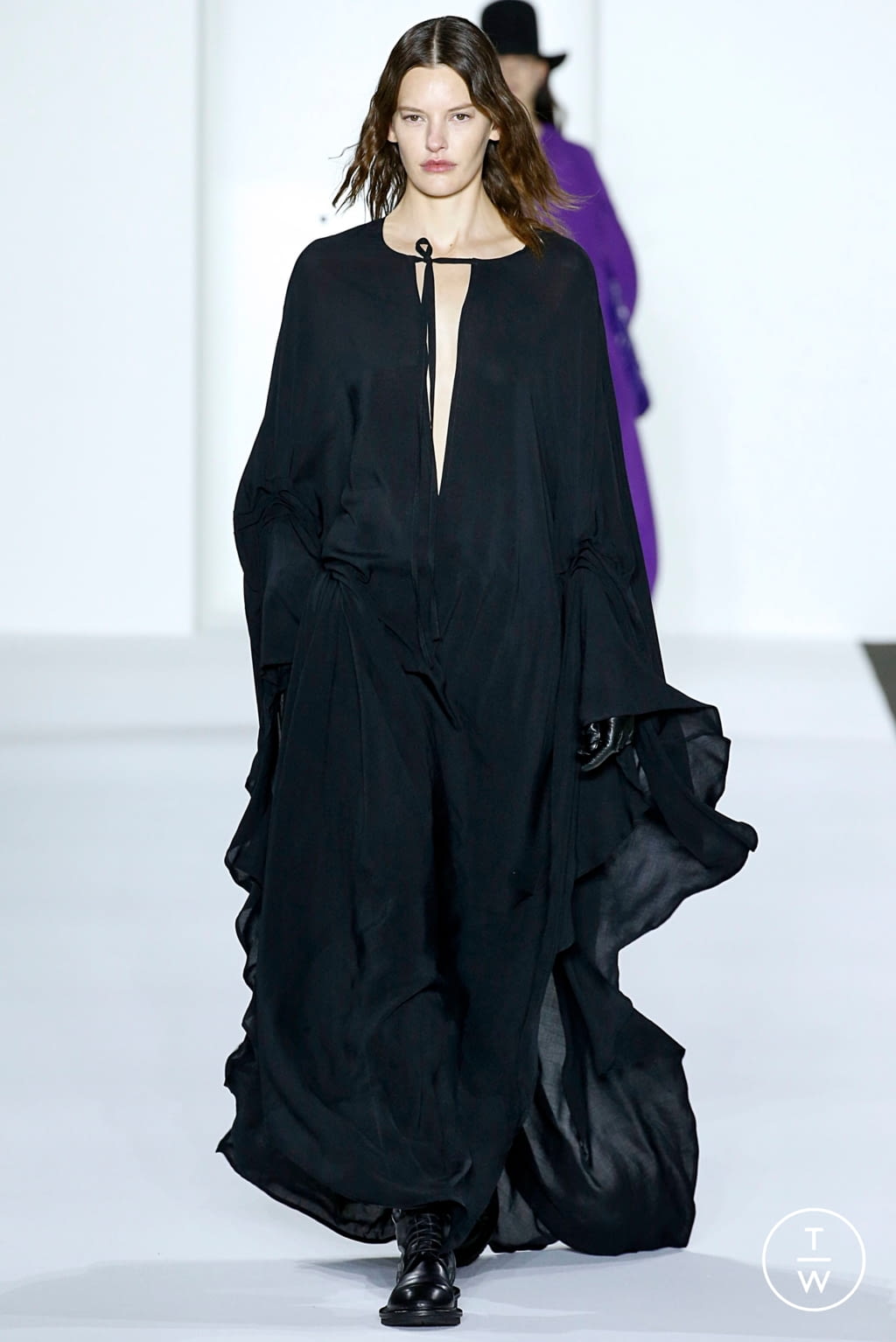 Fashion Week Paris Fall/Winter 2019 look 22 from the Ann Demeulemeester collection womenswear