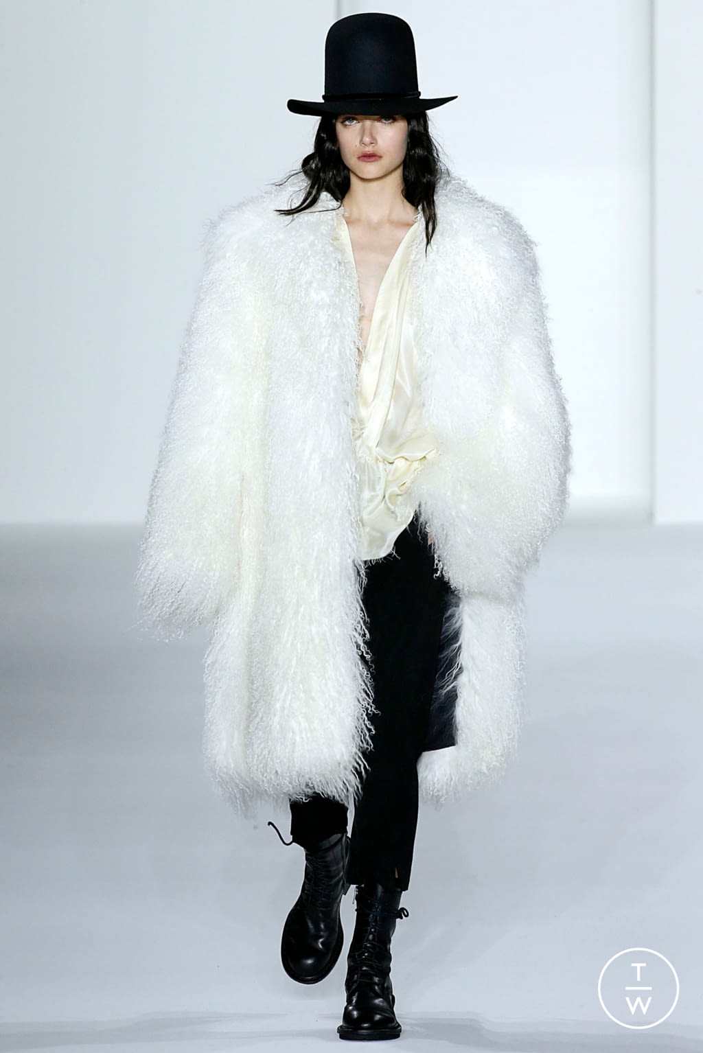 Fashion Week Paris Fall/Winter 2019 look 31 de la collection Ann Demeulemeester womenswear