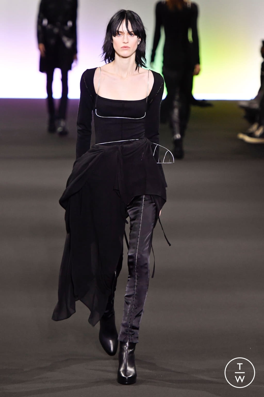 Fashion Week Paris Fall/Winter 2020 look 6 de la collection Ann Demeulemeester womenswear