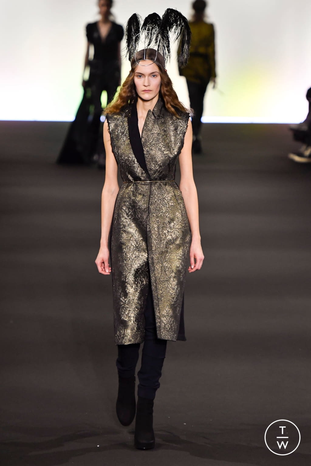 Fashion Week Paris Fall/Winter 2020 look 19 from the Ann Demeulemeester collection 女装