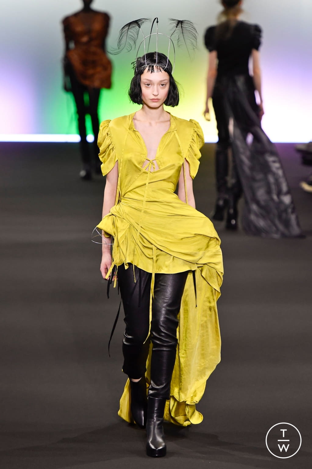 Fashion Week Paris Fall/Winter 2020 look 22 from the Ann Demeulemeester collection 女装