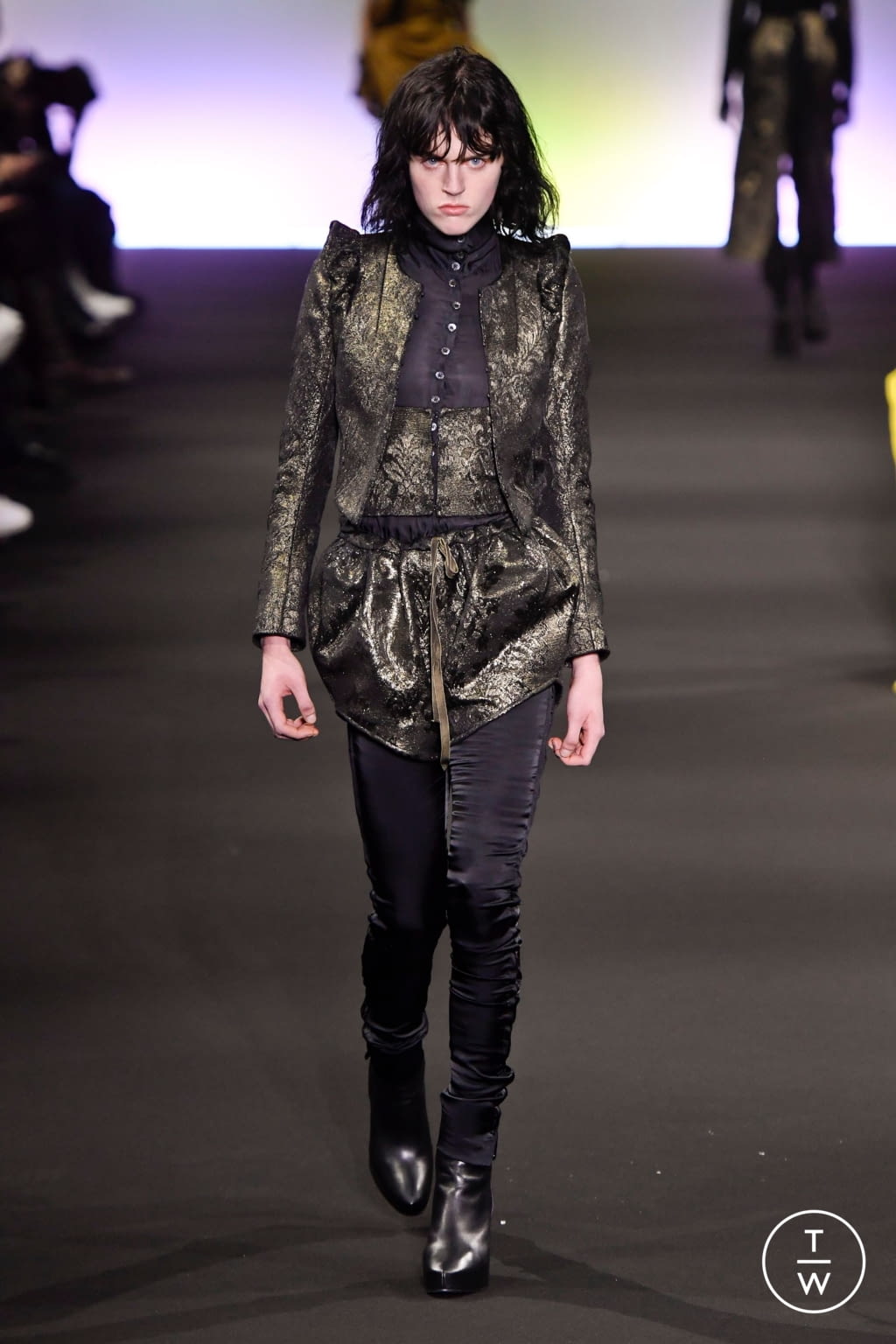 Fashion Week Paris Fall/Winter 2020 look 24 de la collection Ann Demeulemeester womenswear