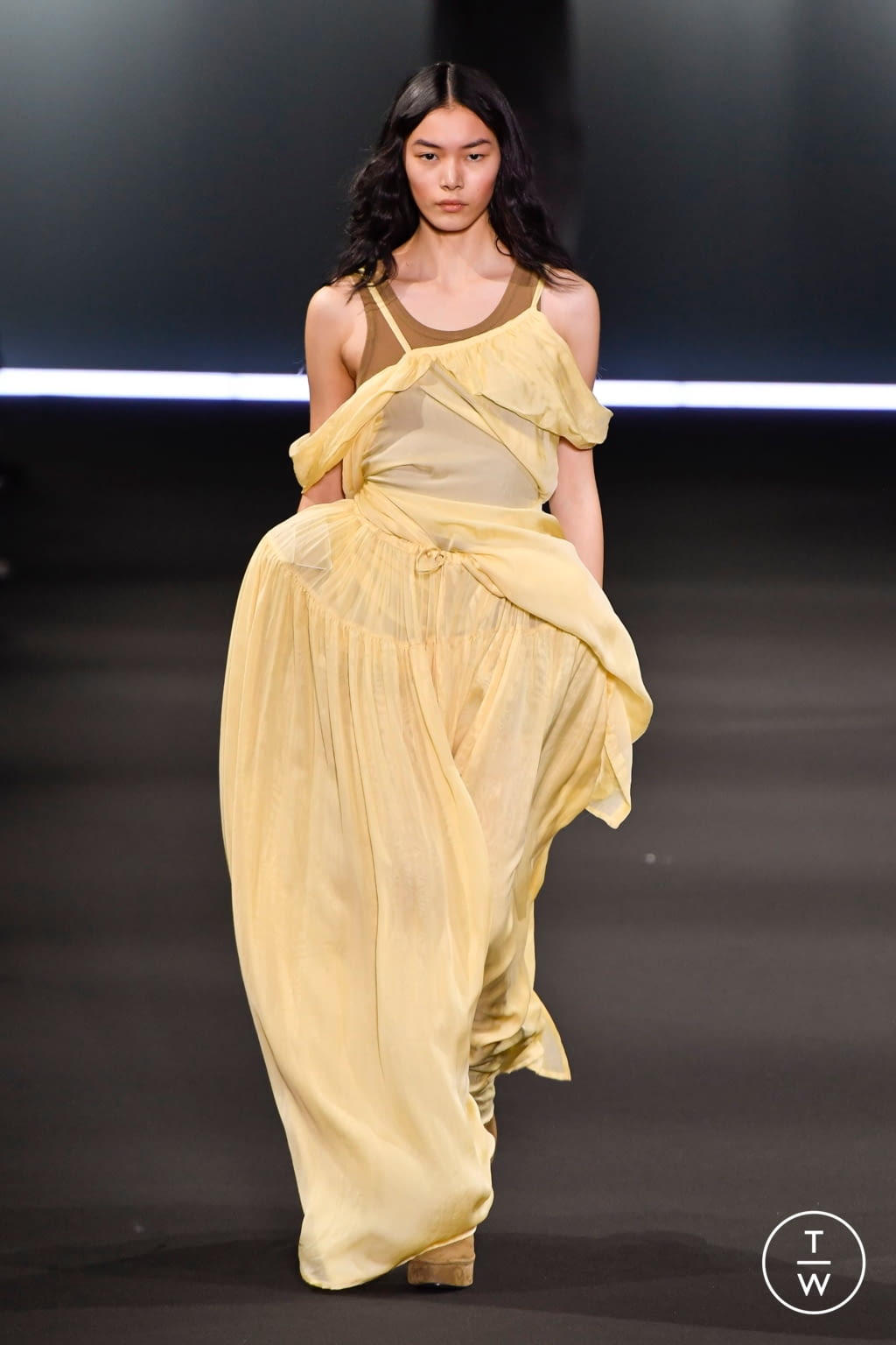 Fashion Week Paris Fall/Winter 2020 look 26 from the Ann Demeulemeester collection womenswear