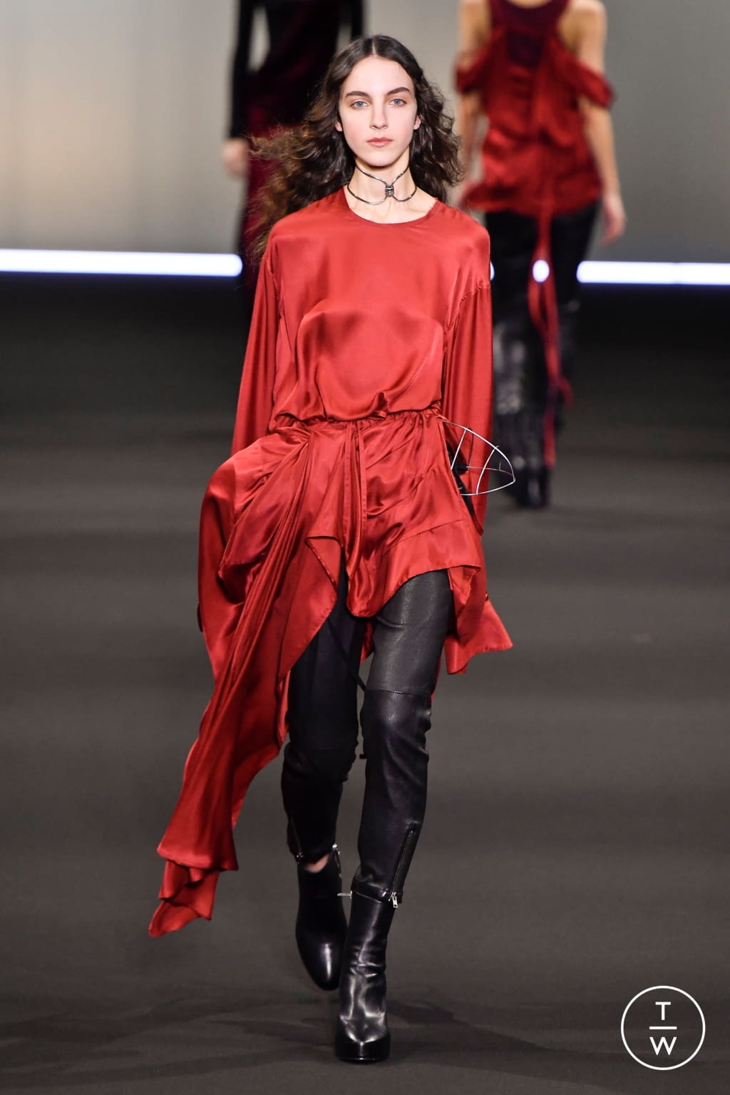 Fashion Week Paris Fall/Winter 2020 look 33 de la collection Ann Demeulemeester womenswear