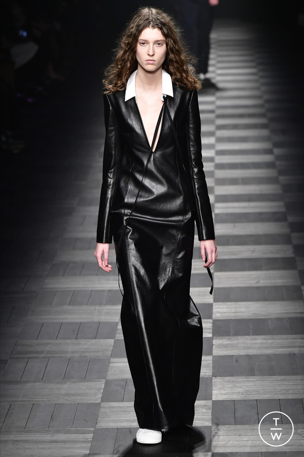 Fashion Week Paris Fall/Winter 2022 look 10 from the Ann Demeulemeester collection womenswear
