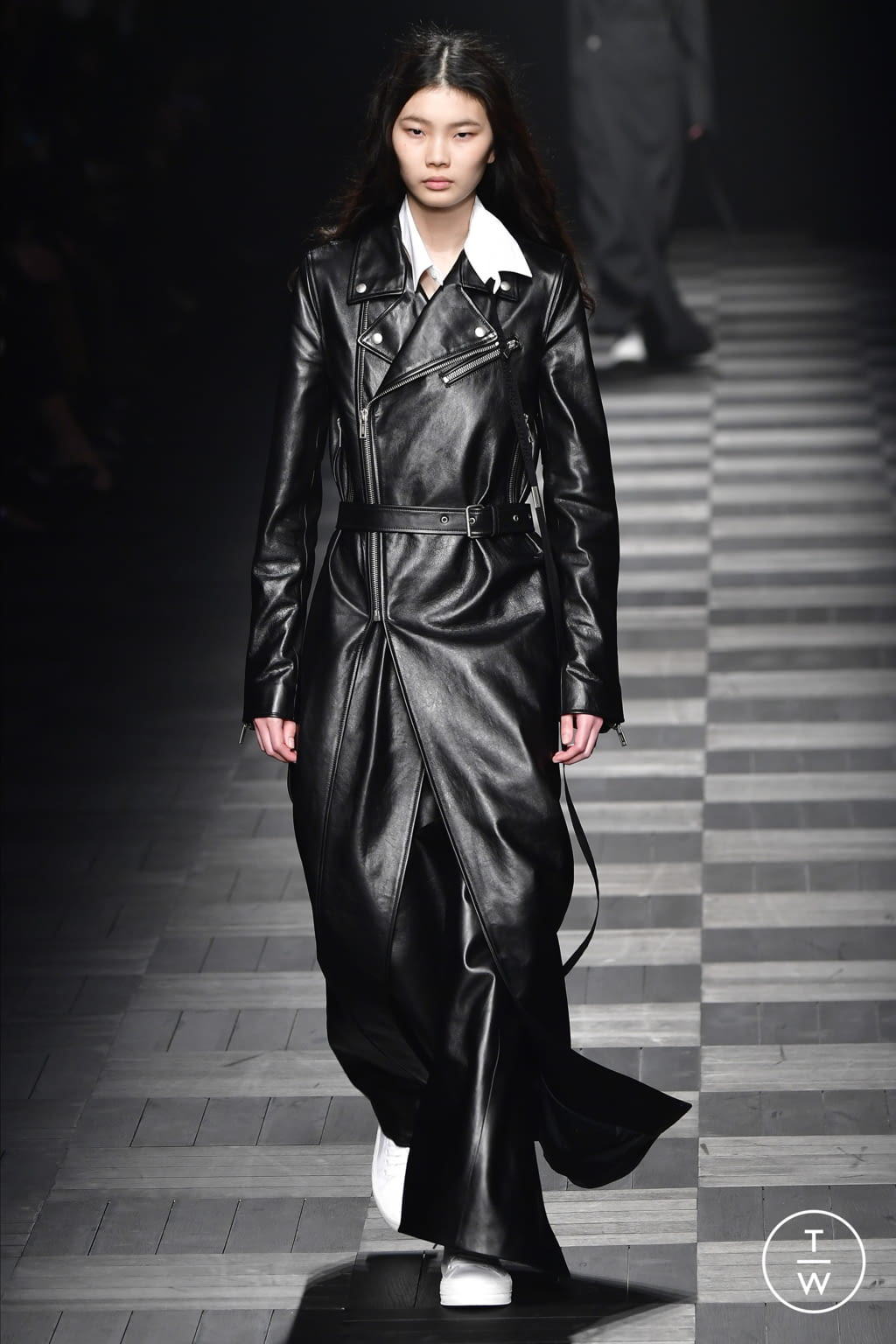Fashion Week Paris Fall/Winter 2022 look 18 from the Ann Demeulemeester collection 女装