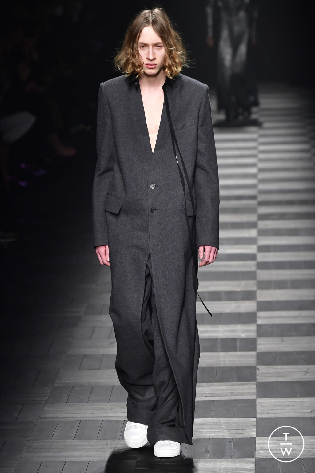 Fashion Week Paris Fall/Winter 2022 look 34 from the Ann Demeulemeester collection womenswear