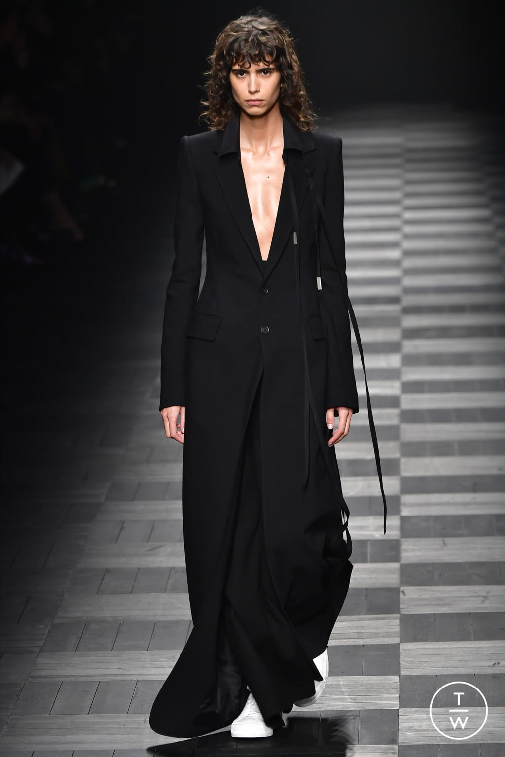 Fashion Week Paris Fall/Winter 2022 look 41 from the Ann Demeulemeester collection womenswear