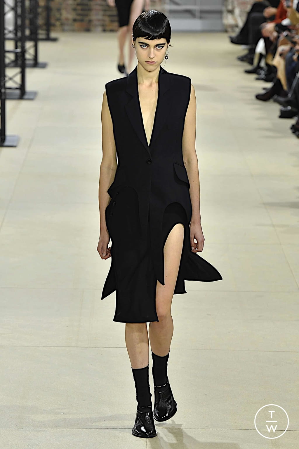 Fashion Week Paris Spring/Summer 2020 look 2 from the Ann Demeulemeester collection womenswear