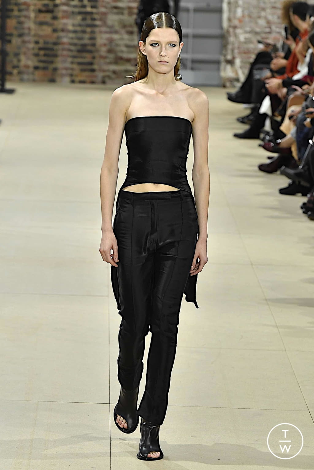 Fashion Week Paris Spring/Summer 2020 look 6 from the Ann Demeulemeester collection womenswear