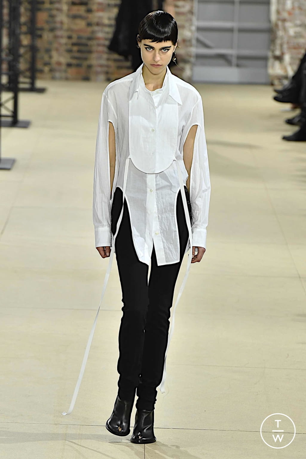 Fashion Week Paris Spring/Summer 2020 look 29 from the Ann Demeulemeester collection womenswear