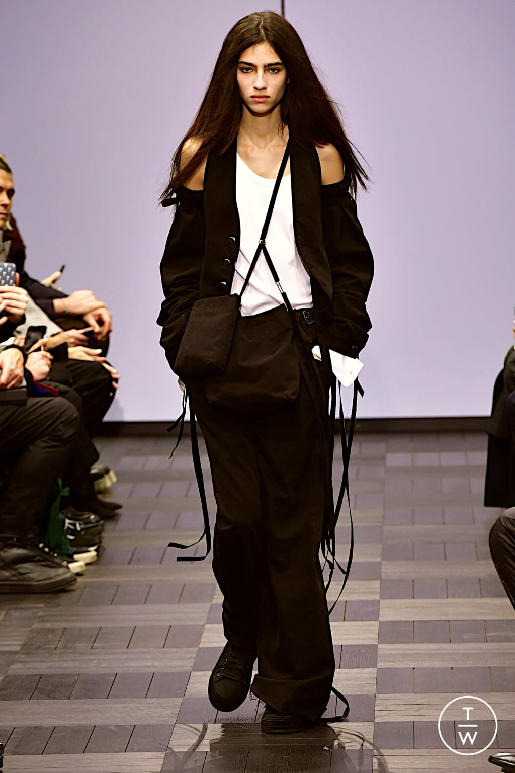 Fashion Week Paris Spring/Summer 2022 look 2 from the Ann Demeulemeester collection womenswear