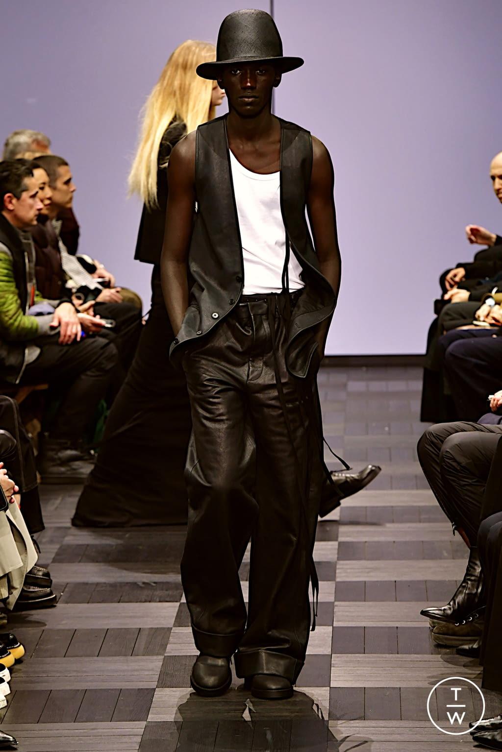 Fashion Week Paris Spring/Summer 2022 look 30 from the Ann Demeulemeester collection 女装