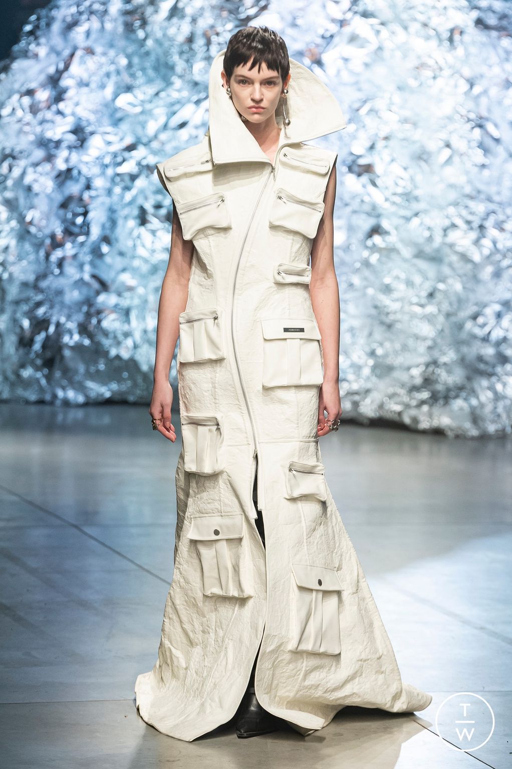 Fashion Week Milan Fall/Winter 2023 look 7 de la collection Annakiki womenswear