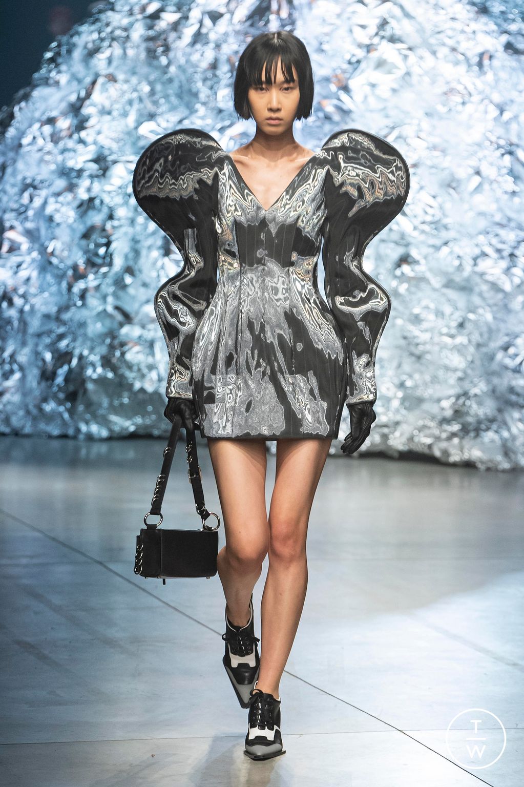 Fashion Week Milan Fall/Winter 2023 look 11 de la collection Annakiki womenswear