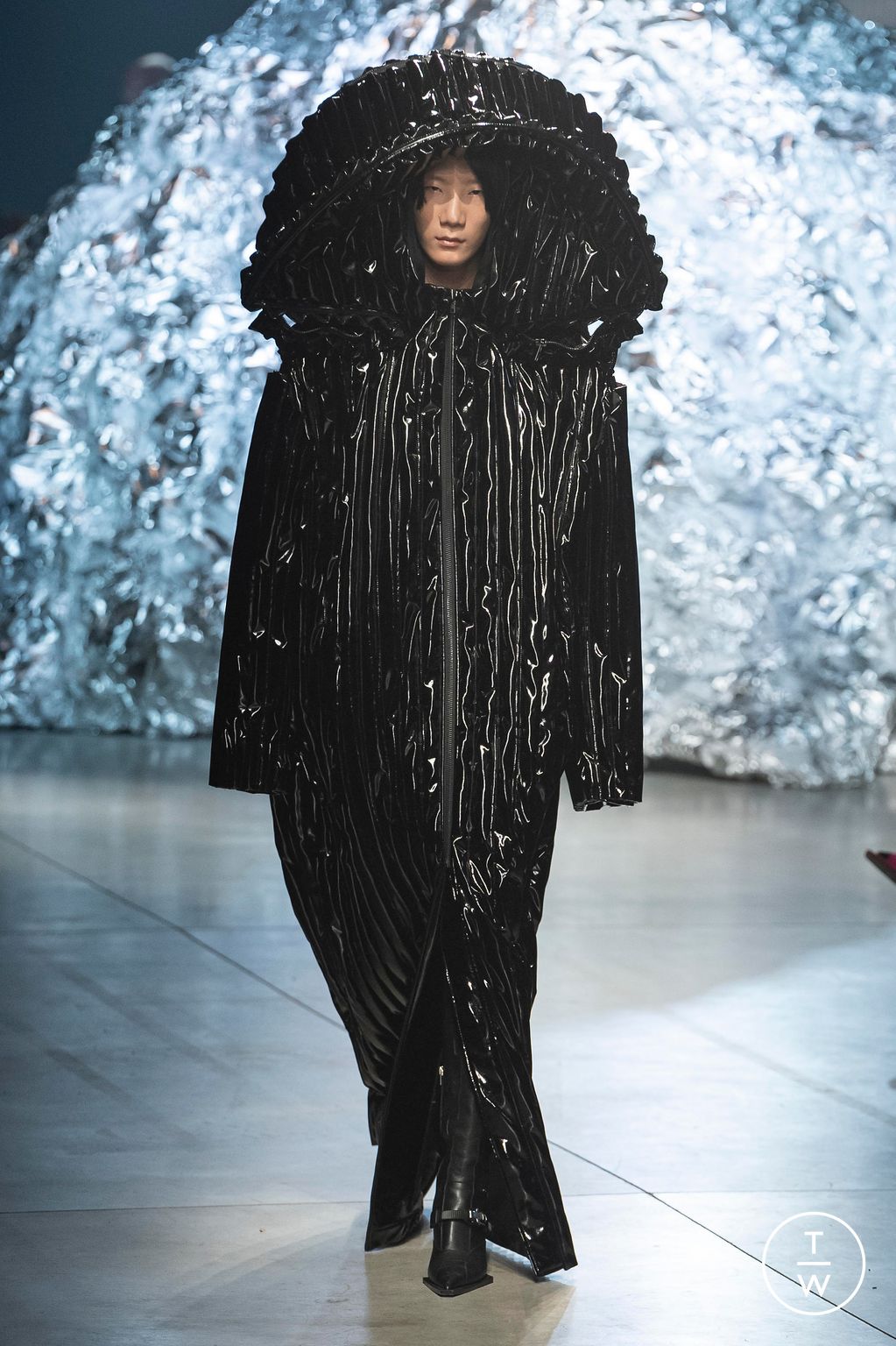 Fashion Week Milan Fall/Winter 2023 look 14 from the Annakiki collection womenswear