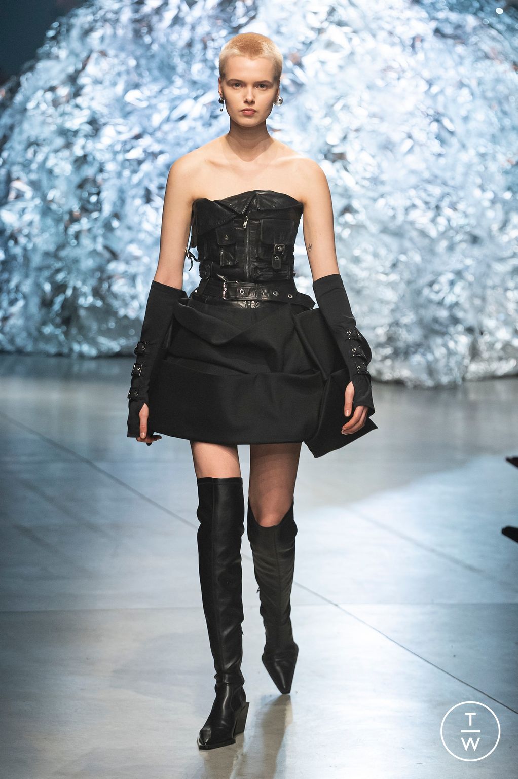 Fashion Week Milan Fall/Winter 2023 look 20 de la collection Annakiki womenswear