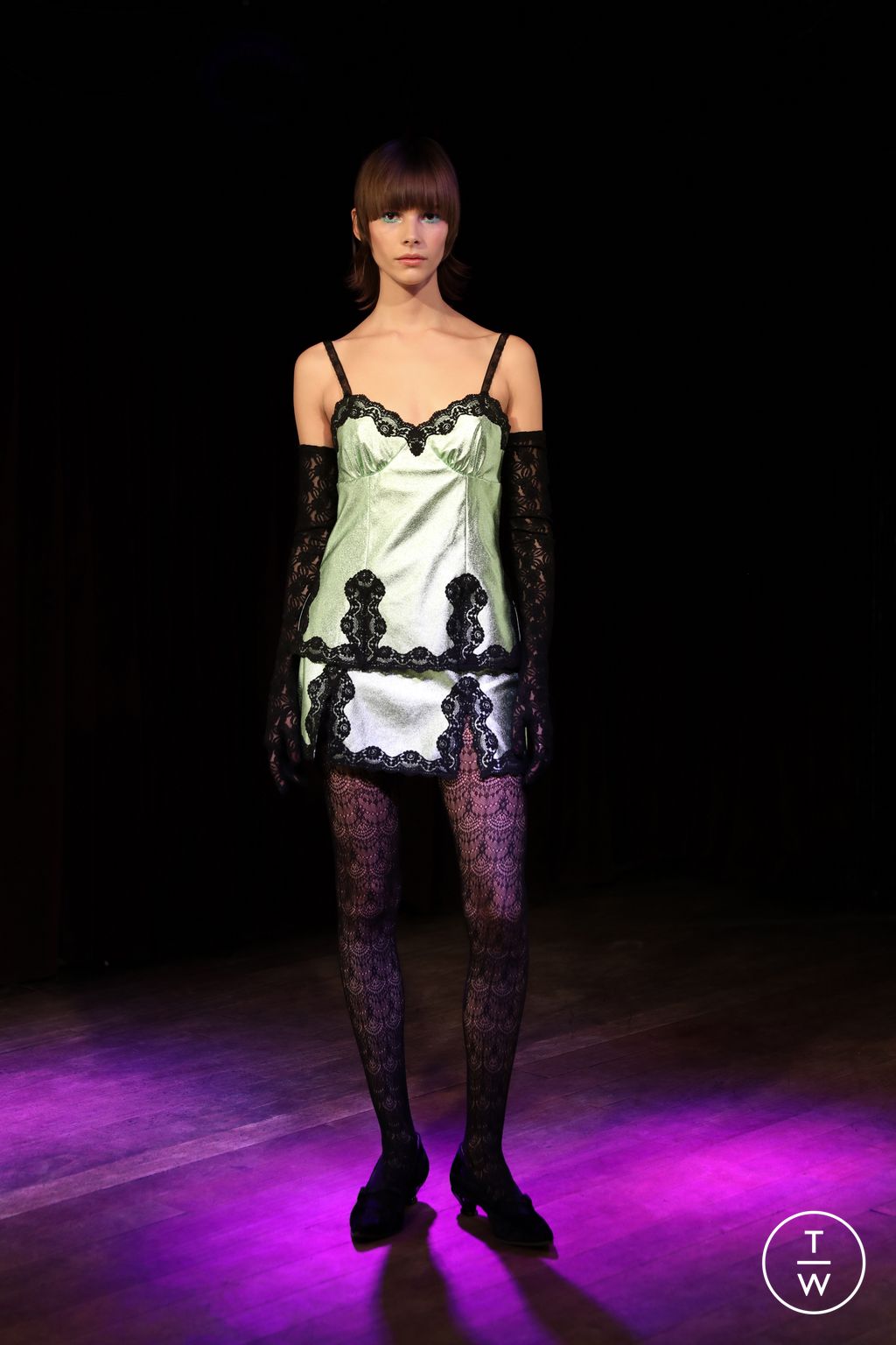 Fashion Week New York Fall/Winter 2023 look 2 de la collection Anna Sui womenswear