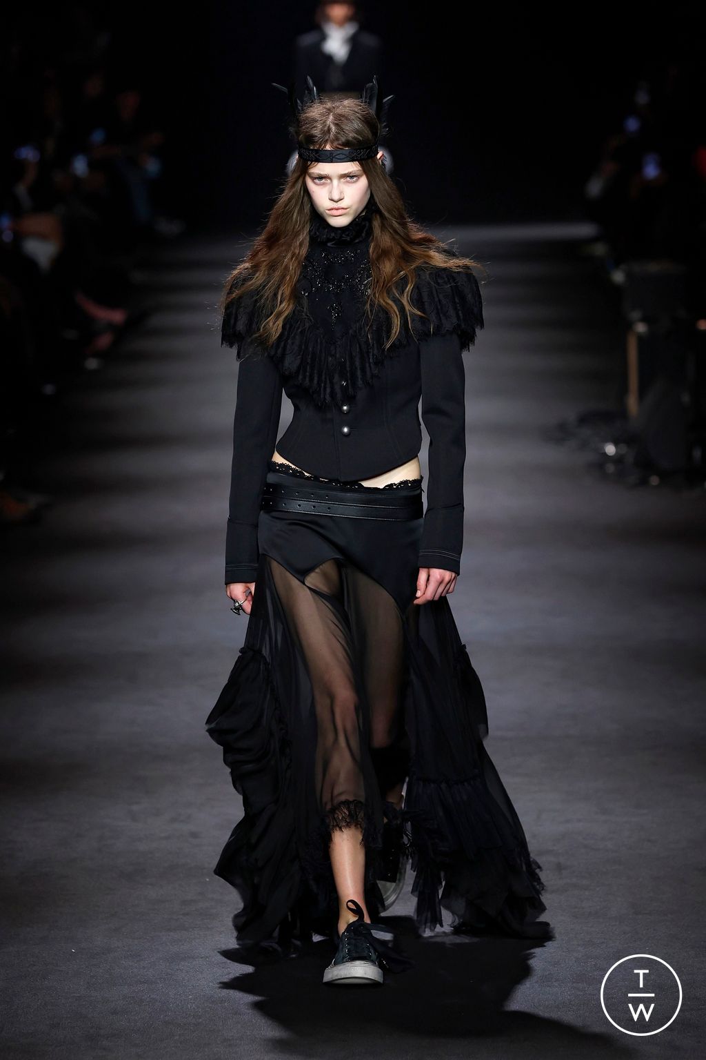Fashion Week Paris Fall/Winter 2026 look 1 de la collection Ann Demeulemeester womenswear