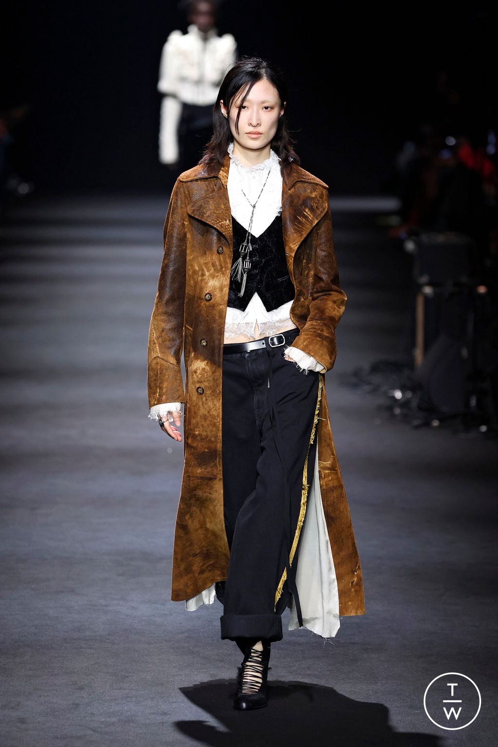 Fashion Week Paris Fall/Winter 2026 look 21 from the Ann Demeulemeester collection womenswear