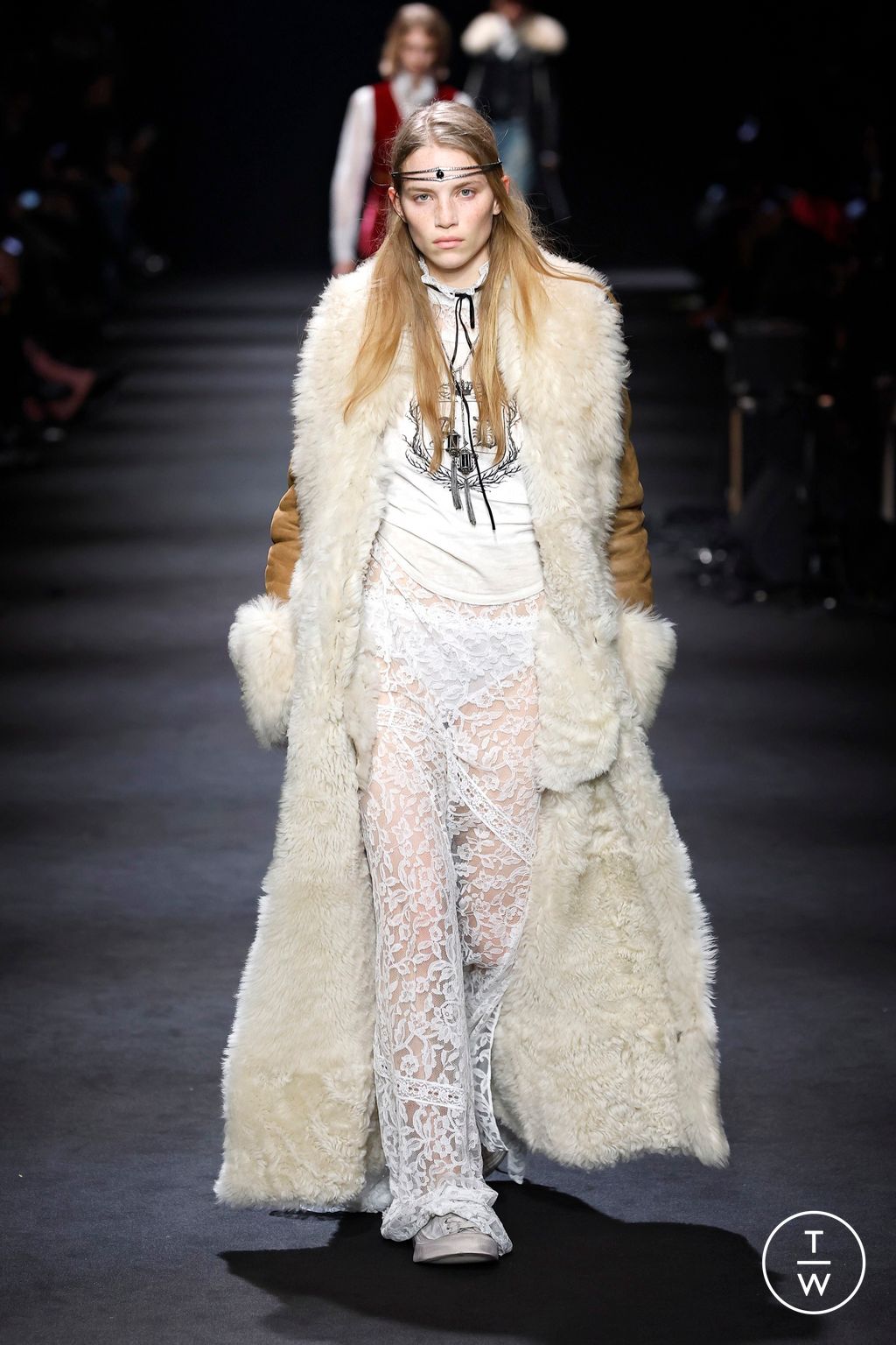 Fashion Week Paris Fall/Winter 2026 look 25 from the Ann Demeulemeester collection womenswear