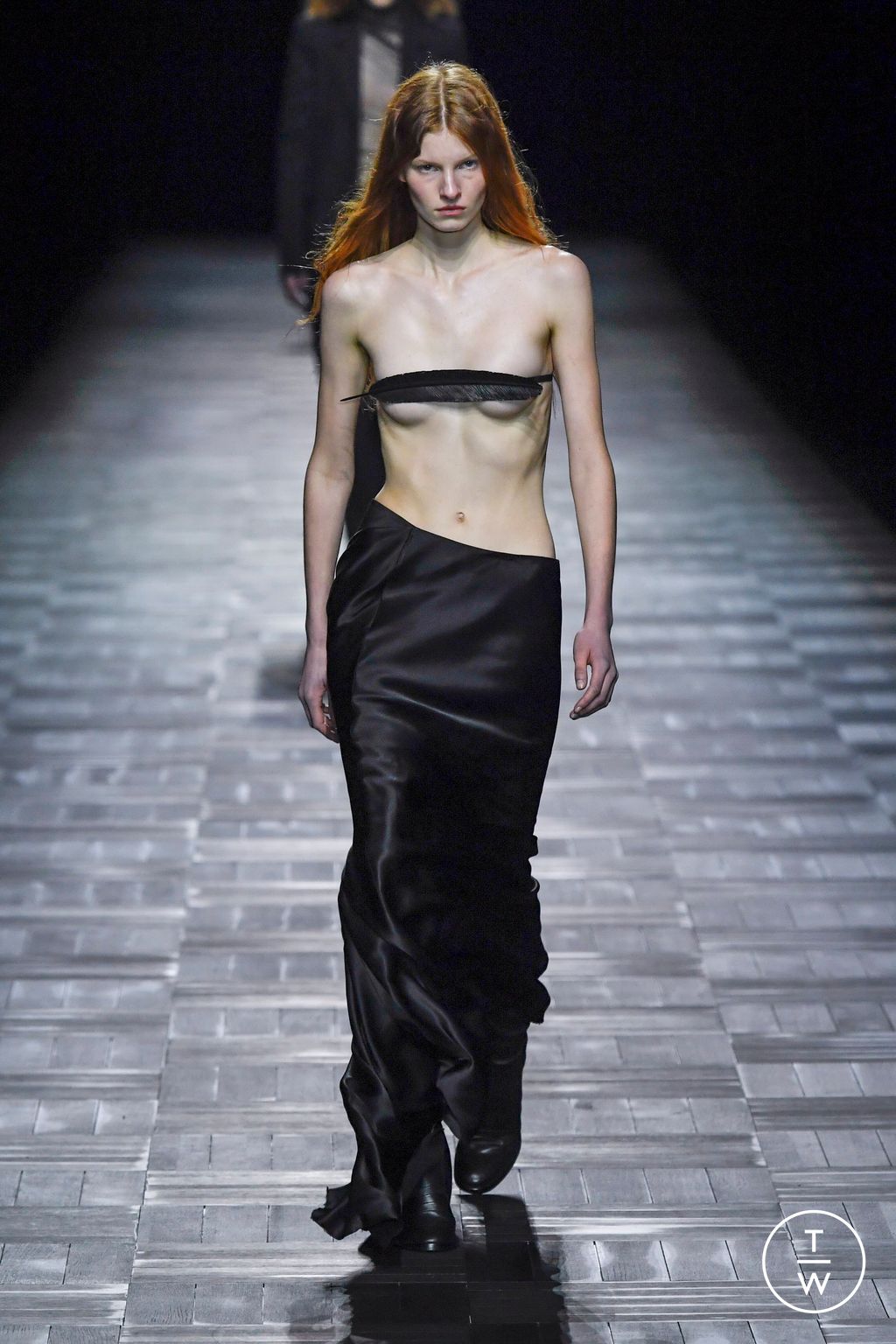 Fashion Week Paris Fall/Winter 2023 look 1 from the Ann Demeulemeester collection 女装