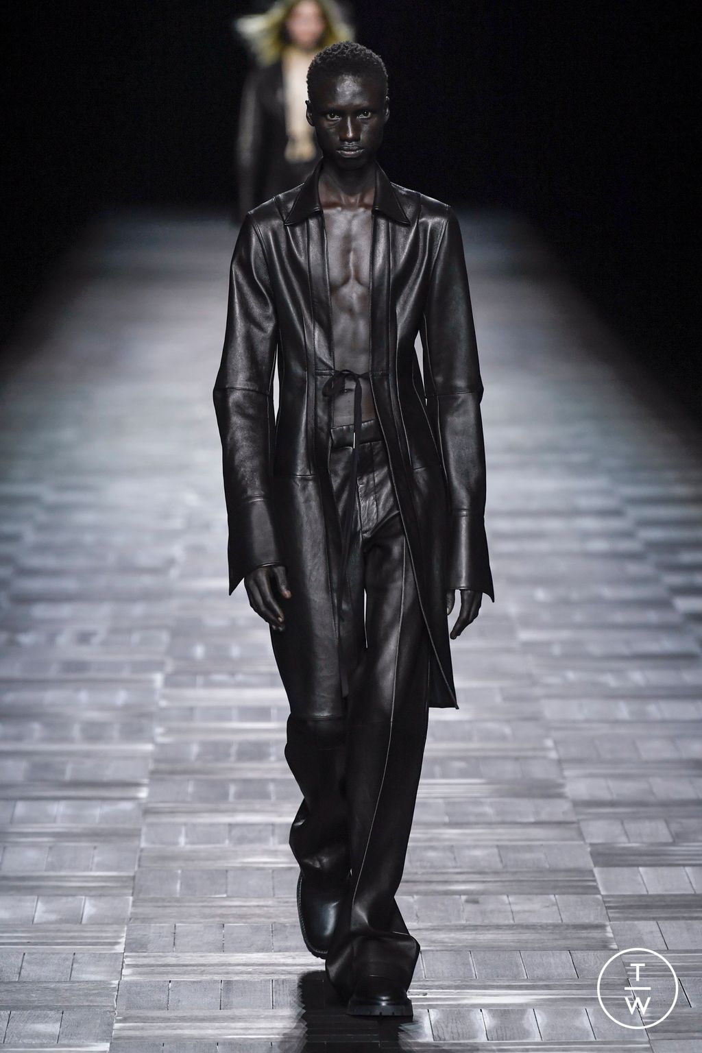 Fashion Week Paris Fall/Winter 2023 look 10 de la collection Ann Demeulemeester womenswear