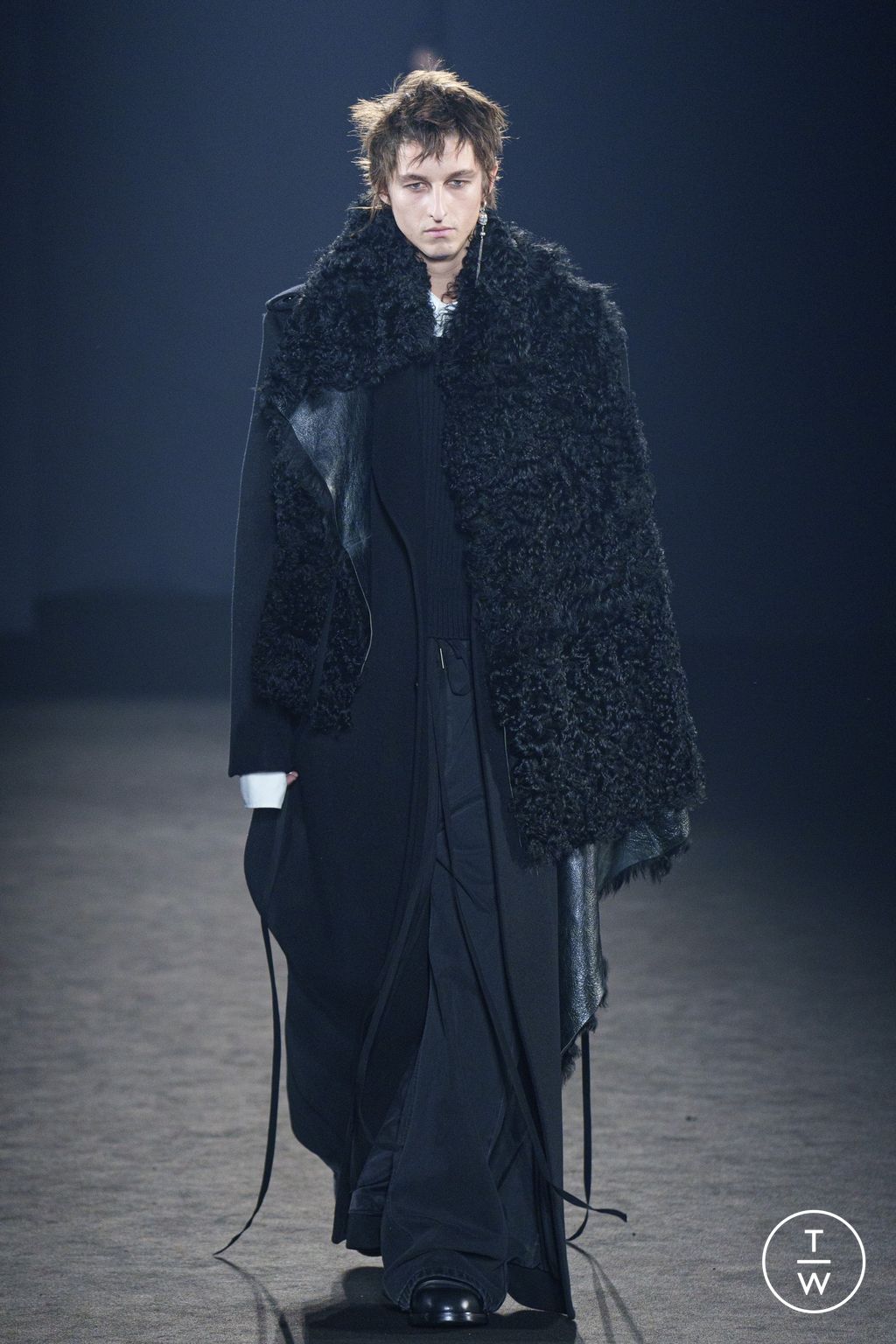 Fashion Week Paris Fall/Winter 2024 look 10 from the Ann Demeulemeester collection 女装