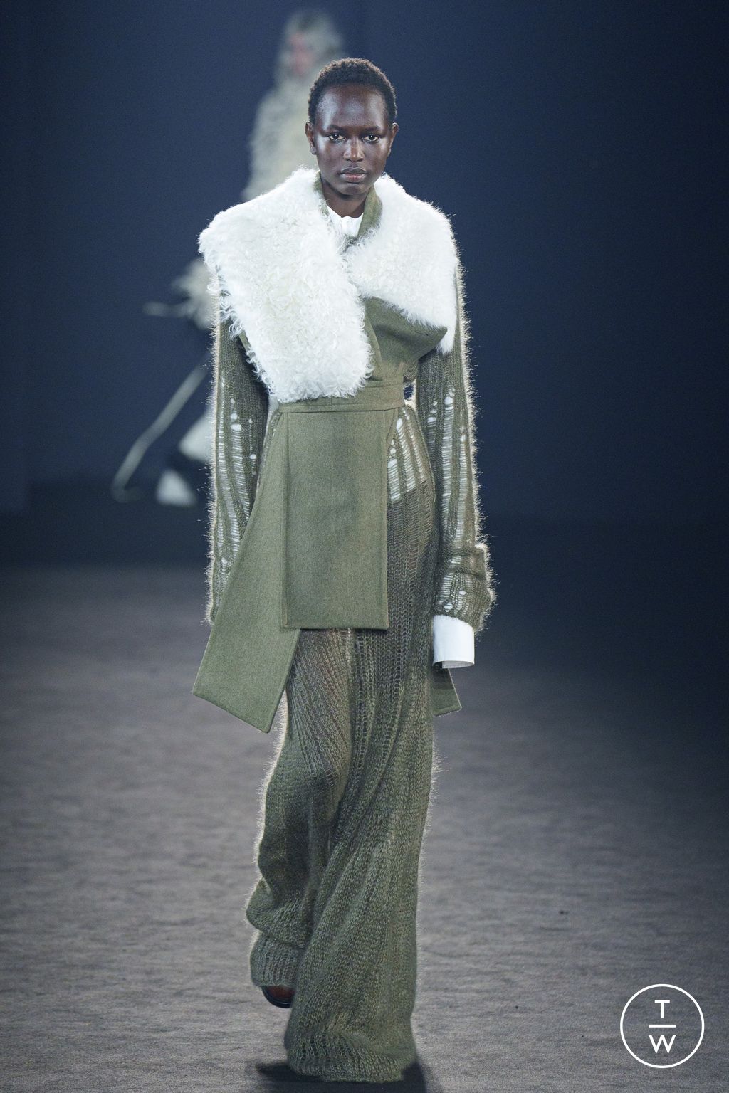 Fashion Week Paris Fall/Winter 2024 look 12 from the Ann Demeulemeester collection 女装