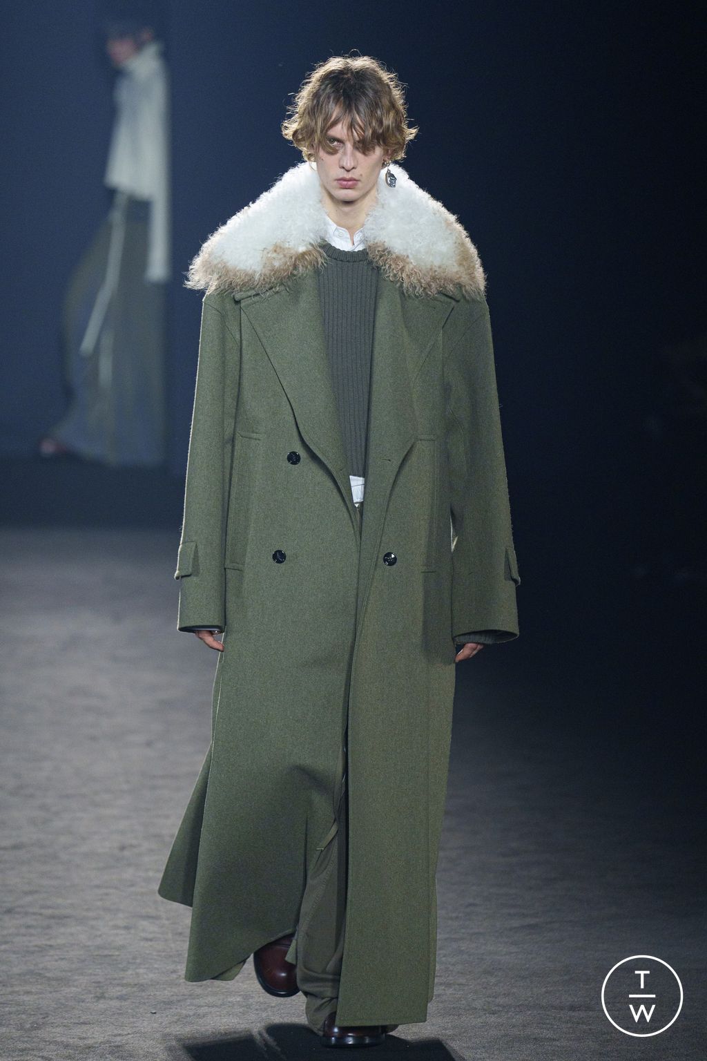 Fashion Week Paris Fall/Winter 2024 look 14 de la collection Ann Demeulemeester womenswear