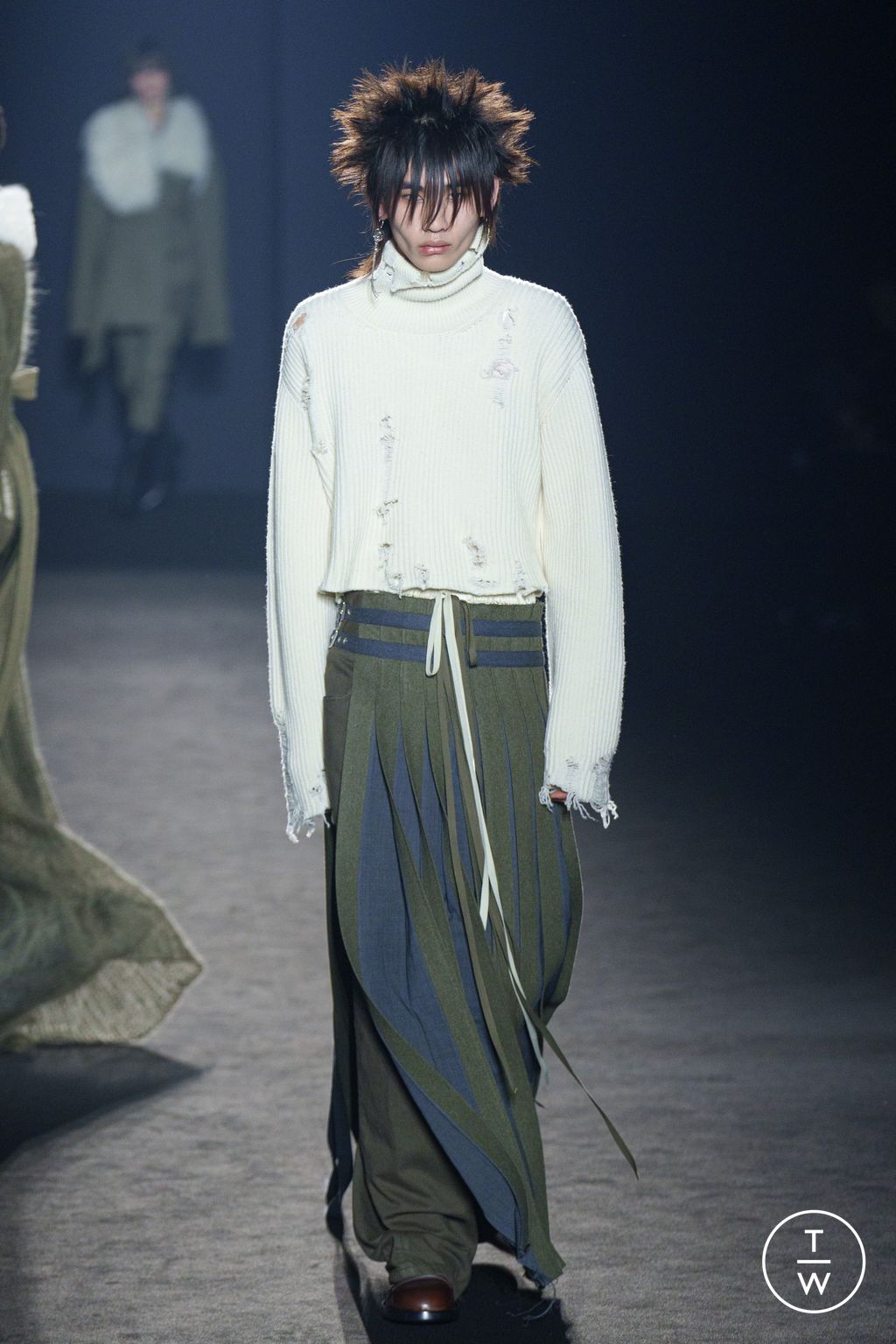 Fashion Week Paris Fall/Winter 2024 look 15 de la collection Ann Demeulemeester womenswear