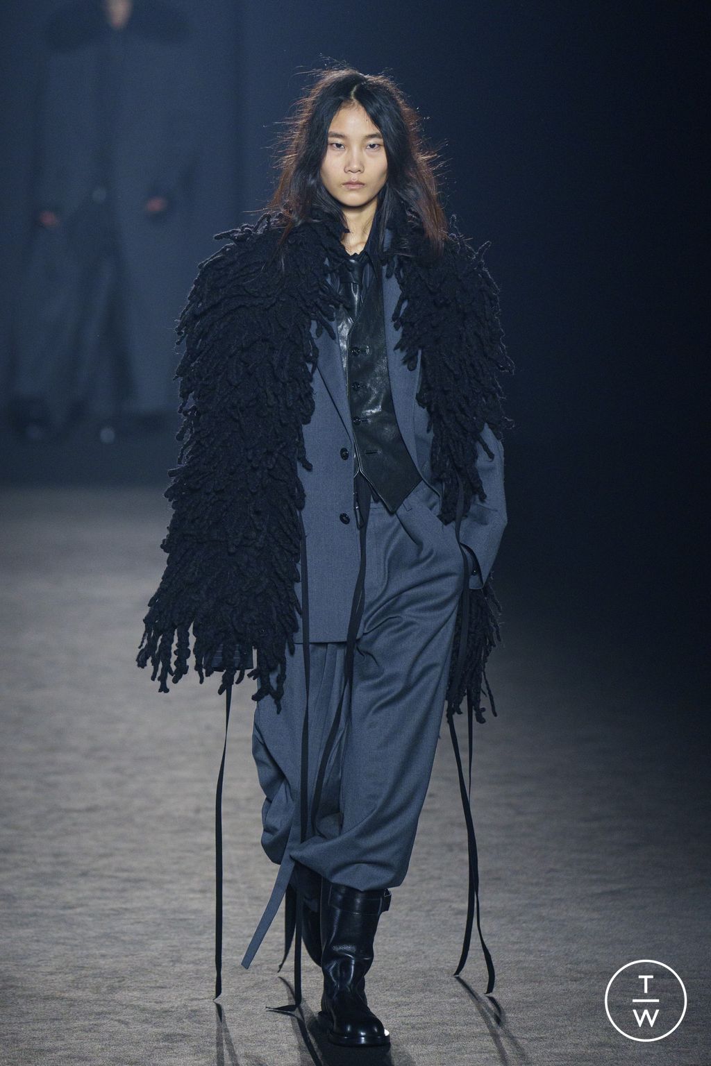 Fashion Week Paris Fall/Winter 2024 look 21 from the Ann Demeulemeester collection womenswear