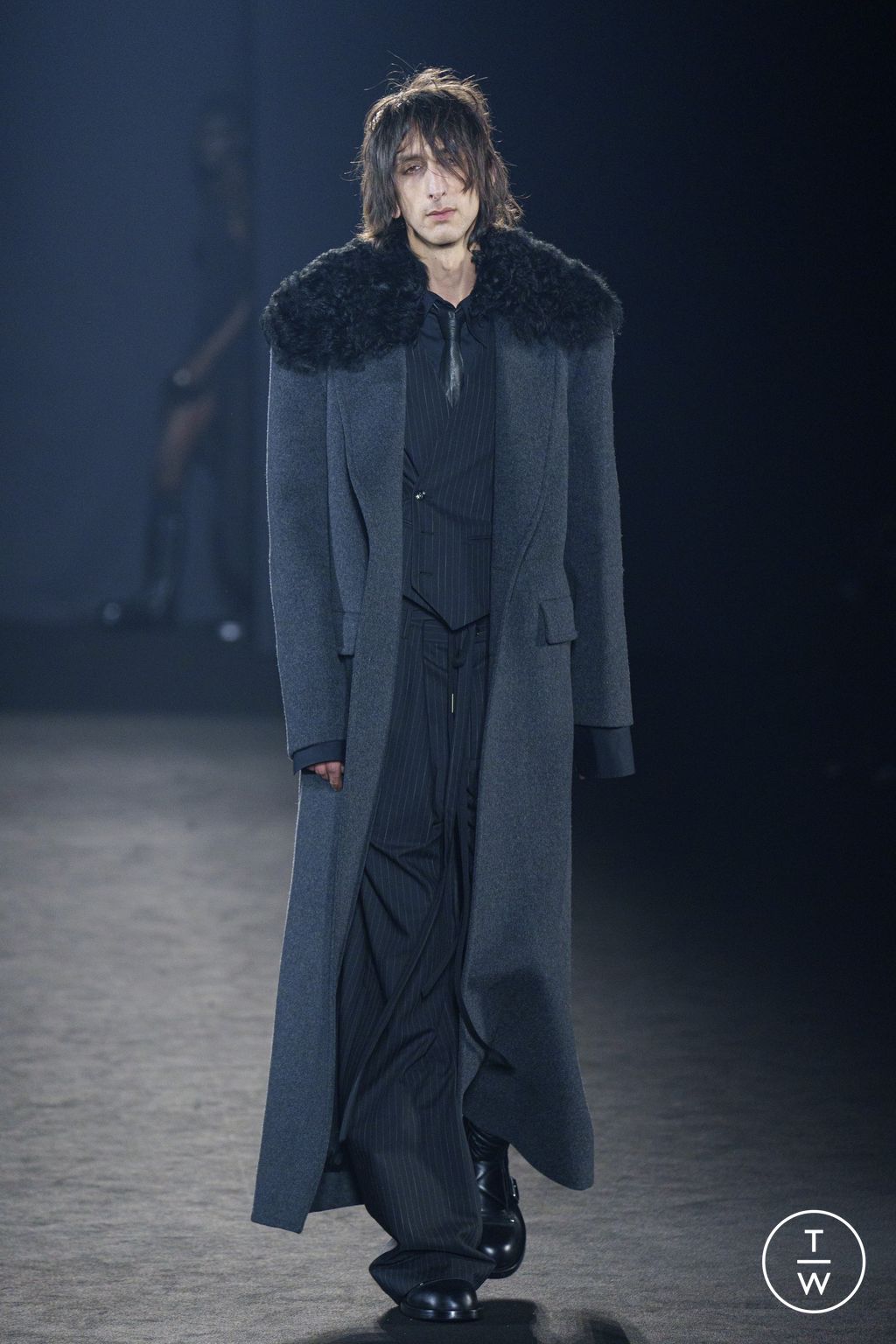 Fashion Week Paris Fall/Winter 2024 look 22 de la collection Ann Demeulemeester womenswear