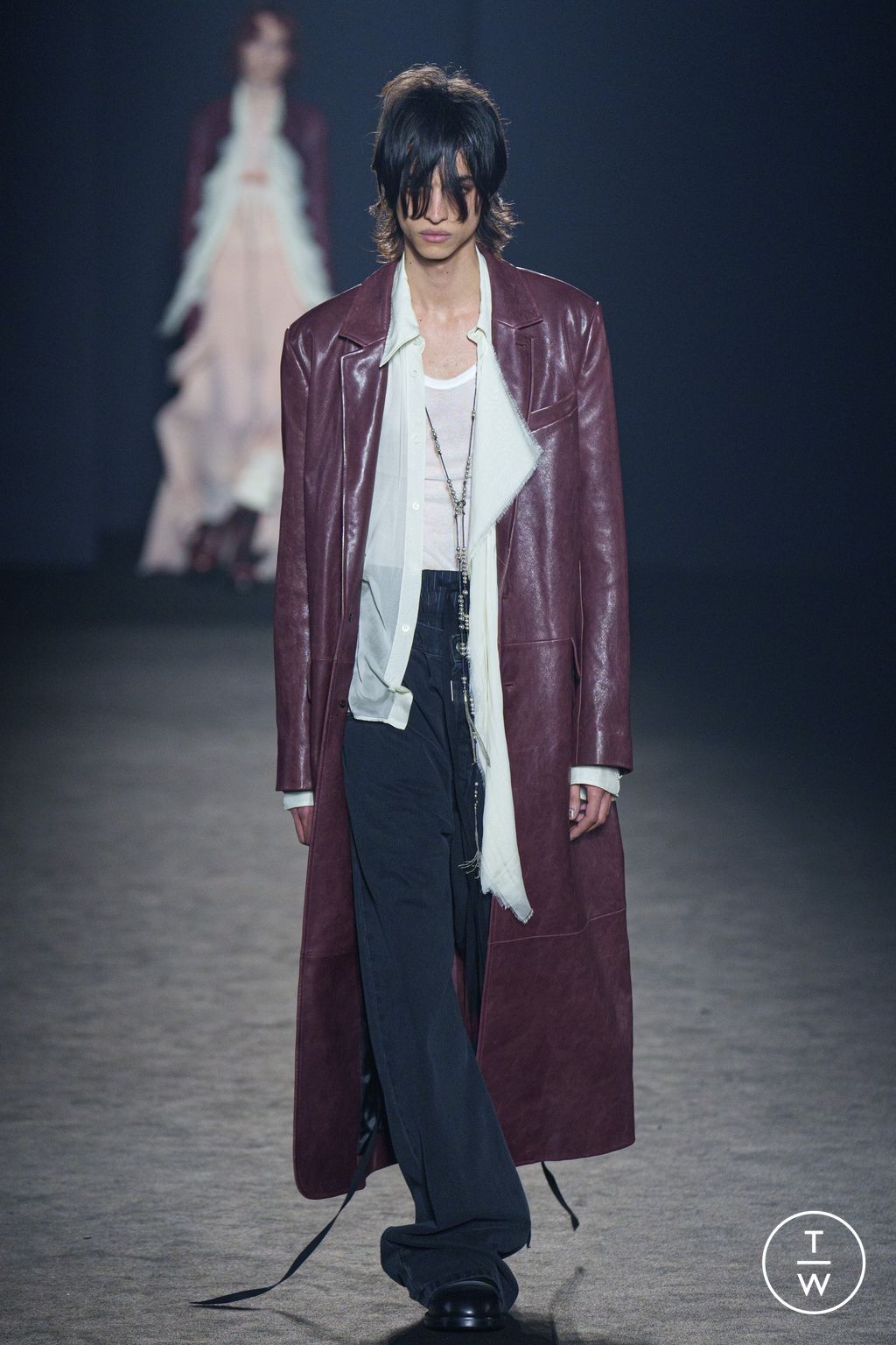 Fashion Week Paris Fall/Winter 2024 look 30 de la collection Ann Demeulemeester womenswear
