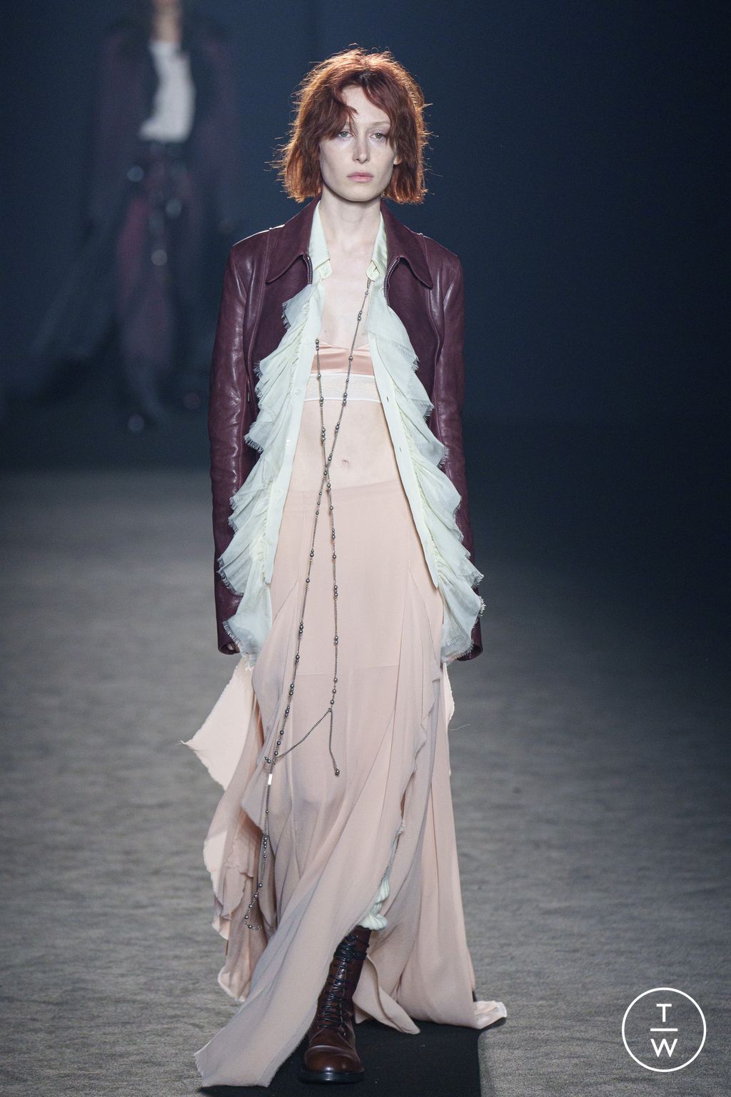 Fashion Week Paris Fall/Winter 2024 look 31 from the Ann Demeulemeester collection 女装