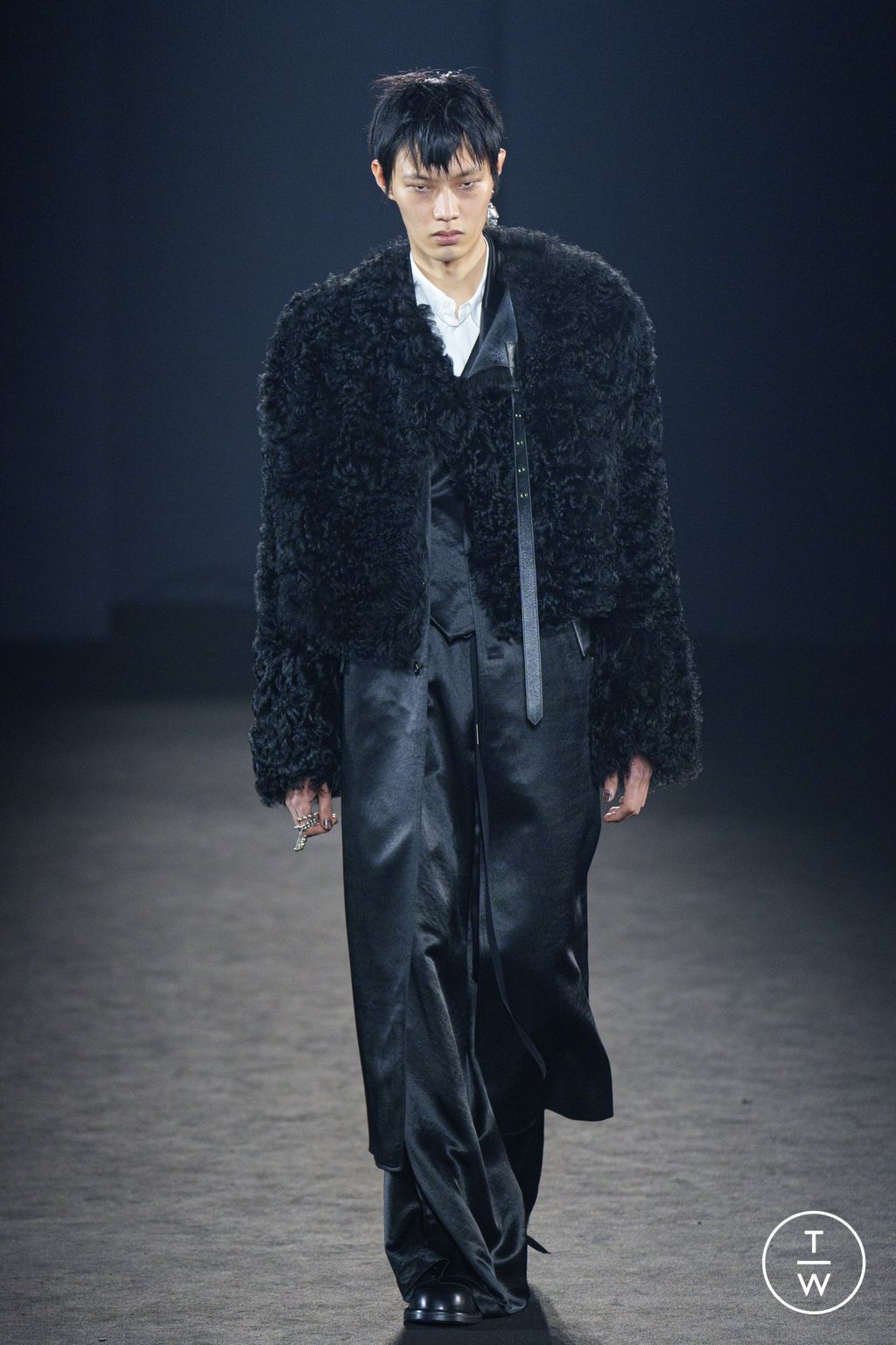 Fashion Week Paris Fall/Winter 2024 look 34 from the Ann Demeulemeester collection womenswear