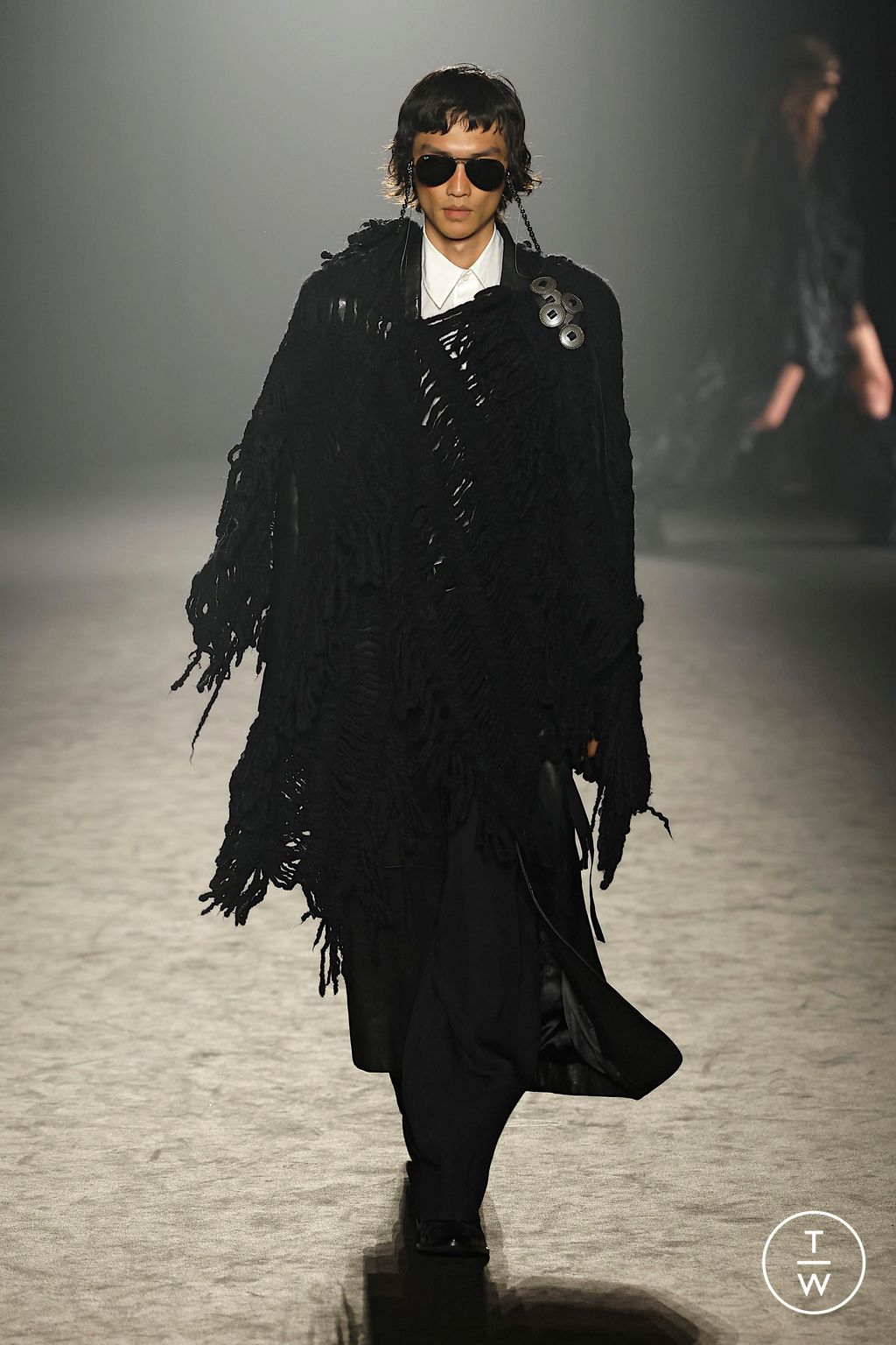 Fashion Week Paris Fall/Winter 2025 look 3 de la collection Ann Demeulemeester womenswear