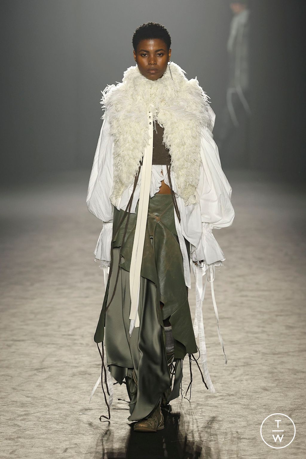 Fashion Week Paris Fall/Winter 2025 look 22 from the Ann Demeulemeester collection womenswear