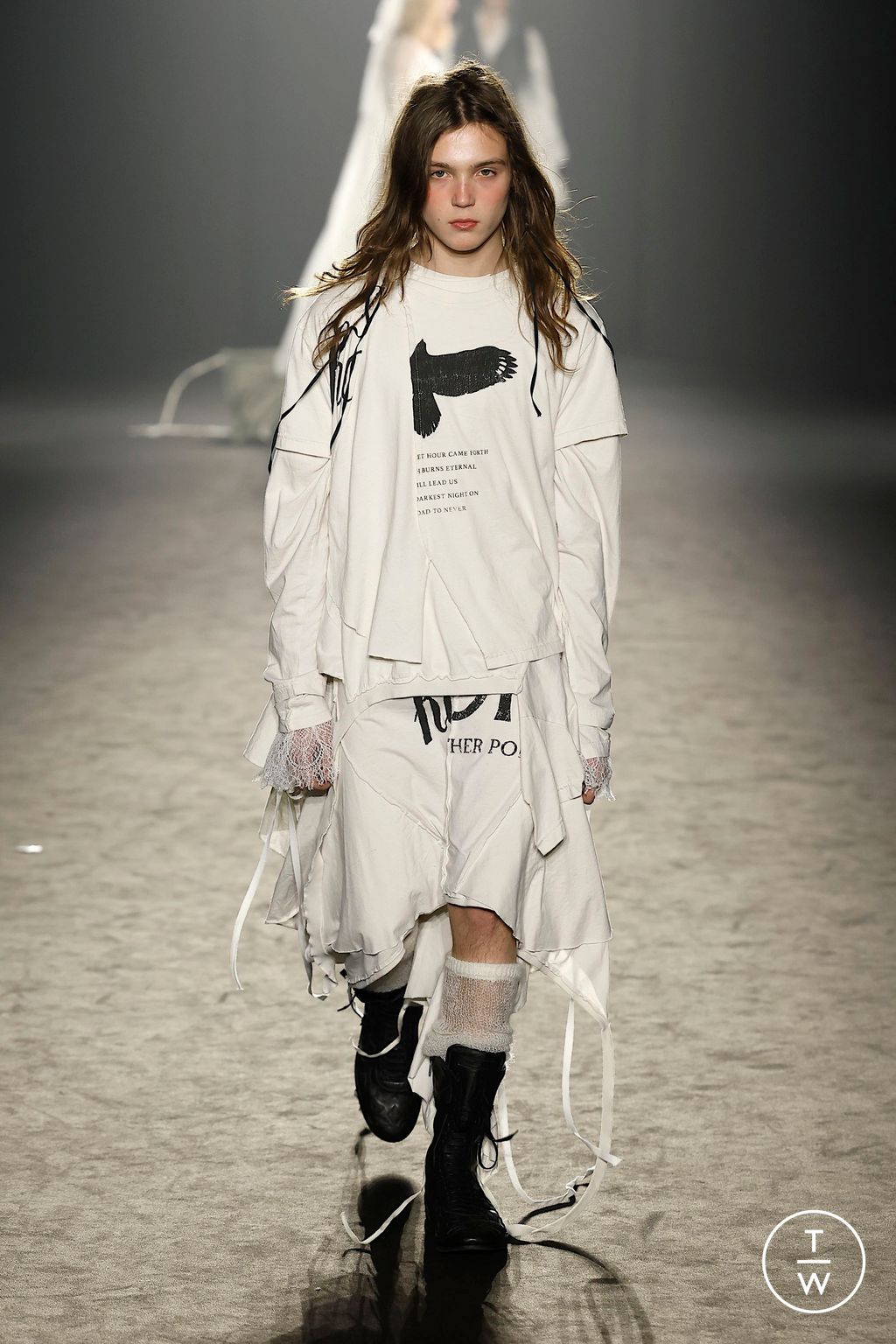 Fashion Week Paris Fall/Winter 2025 look 28 from the Ann Demeulemeester collection 女装