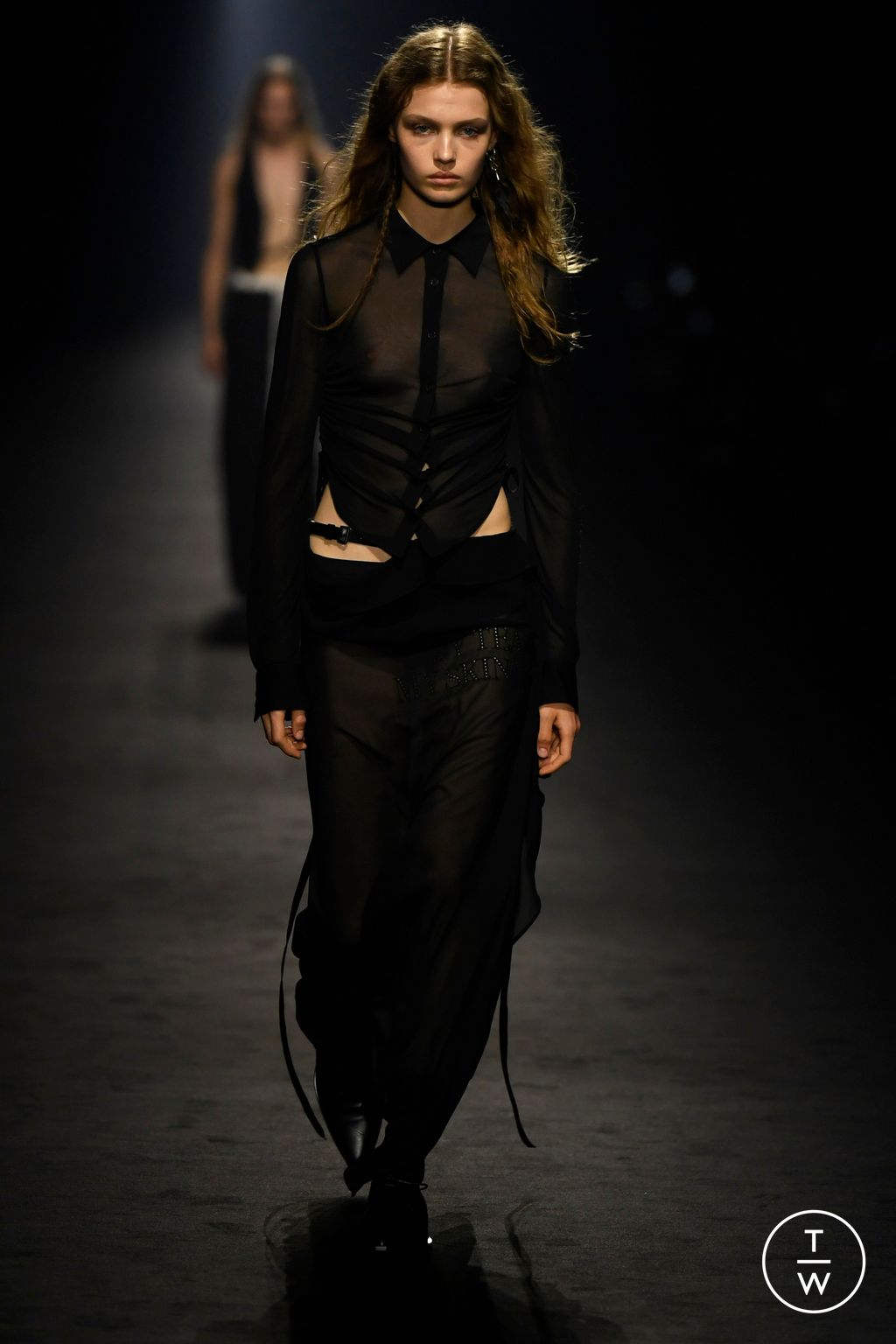 Fashion Week Paris Spring/Summer 2024 look 2 de la collection Ann Demeulemeester womenswear