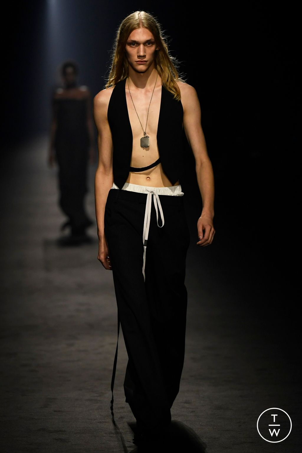 Fashion Week Paris Spring/Summer 2024 look 3 de la collection Ann Demeulemeester womenswear