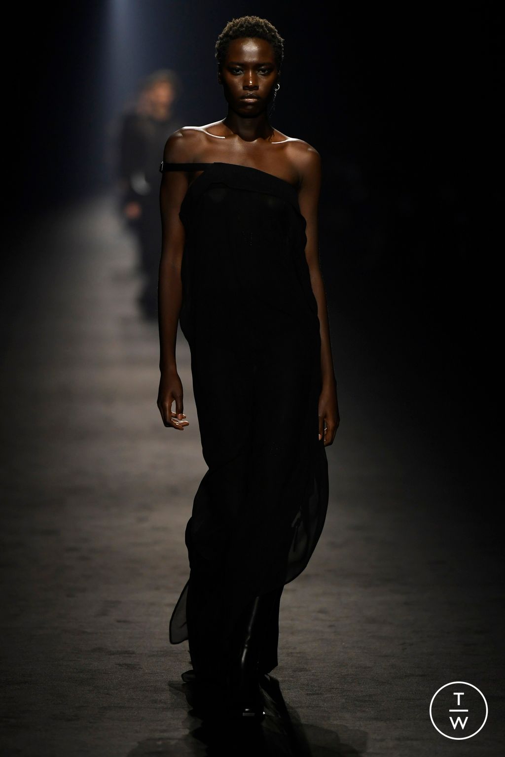 Fashion Week Paris Spring/Summer 2024 look 4 de la collection Ann Demeulemeester womenswear