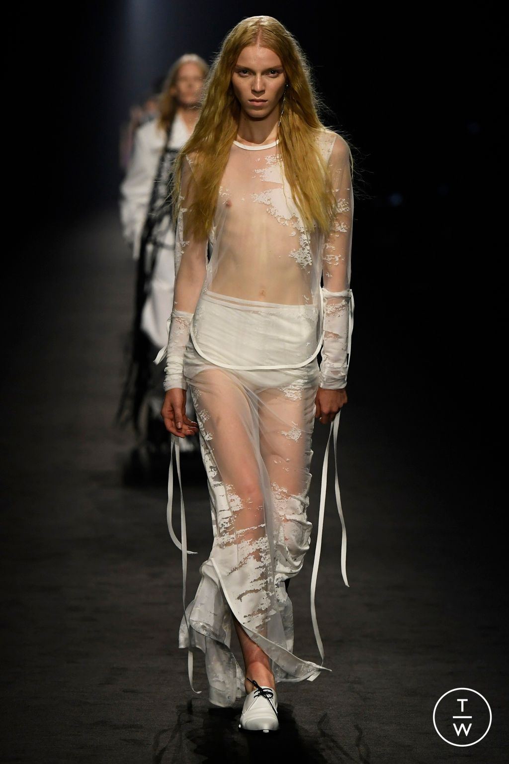Fashion Week Paris Spring/Summer 2024 look 17 from the Ann Demeulemeester collection womenswear